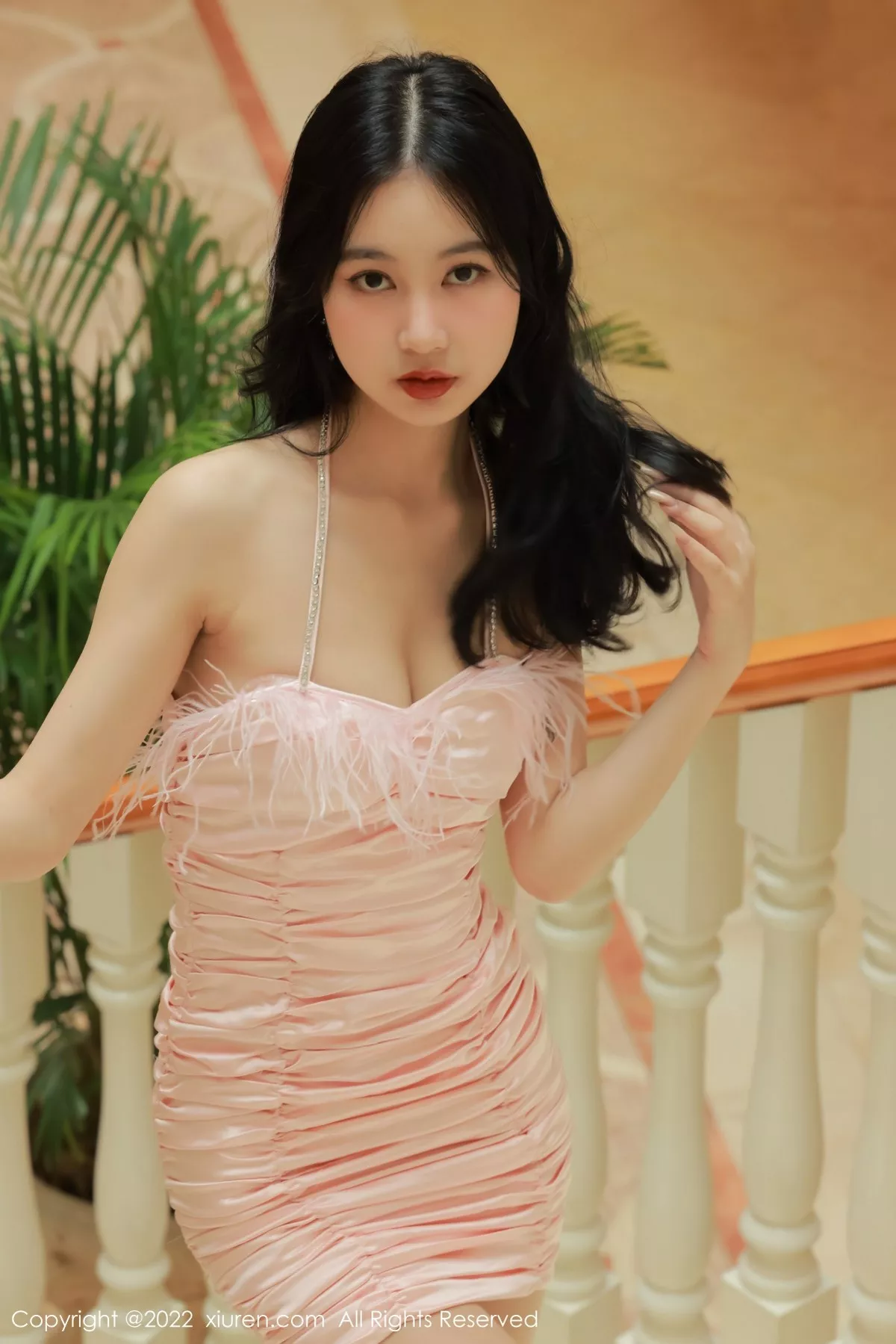 XiuRen第5235期_模特谢晚晚澳门旅拍性感粉色吊带配超薄肉丝半脱秀翘臀诱惑写真52P