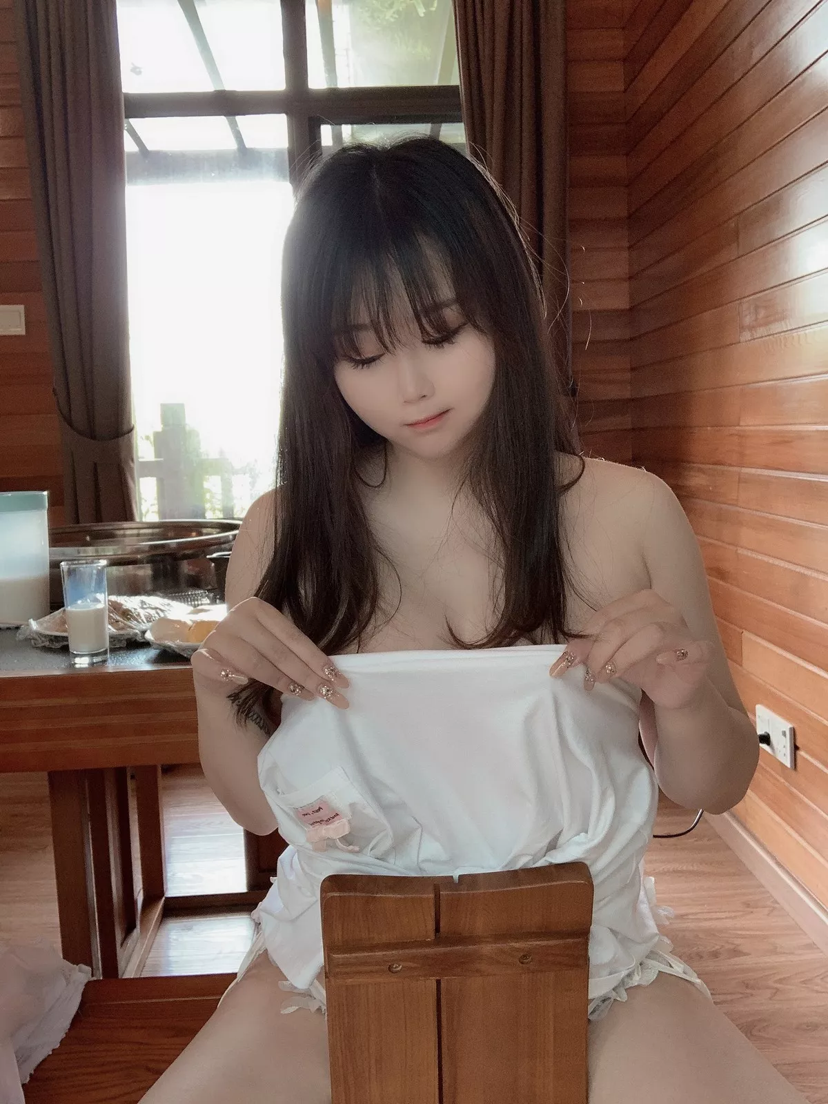 蜜桃少女是依酱呀夏日主题私房性感白色薄透情趣内衣秀完美身材惹火诱惑写真50P