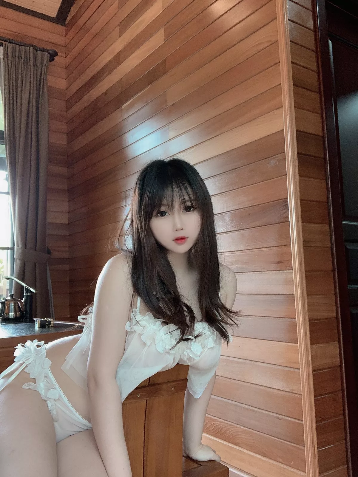 蜜桃少女是依酱呀夏日主题私房性感白色薄透情趣内衣秀完美身材惹火诱惑写真50P