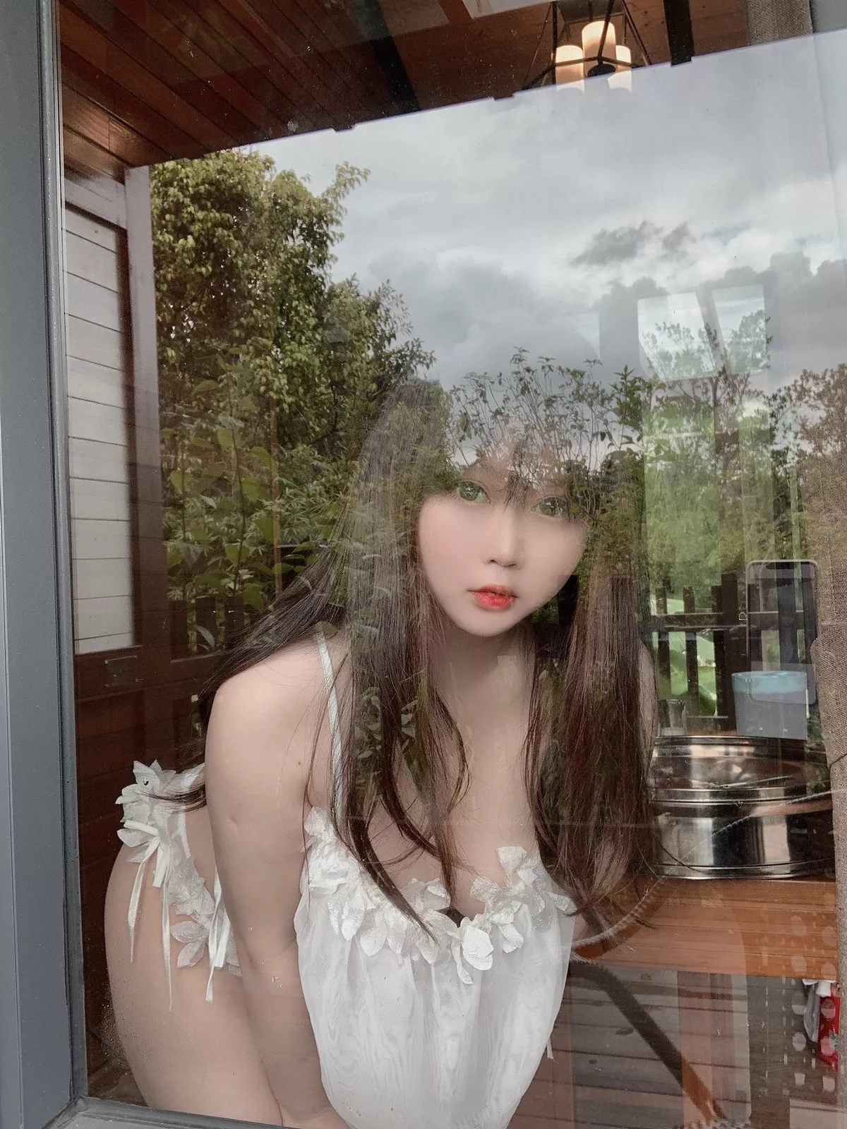 蜜桃少女是依酱呀夏日主题私房性感白色薄透情趣内衣秀完美身材惹火诱惑写真50P