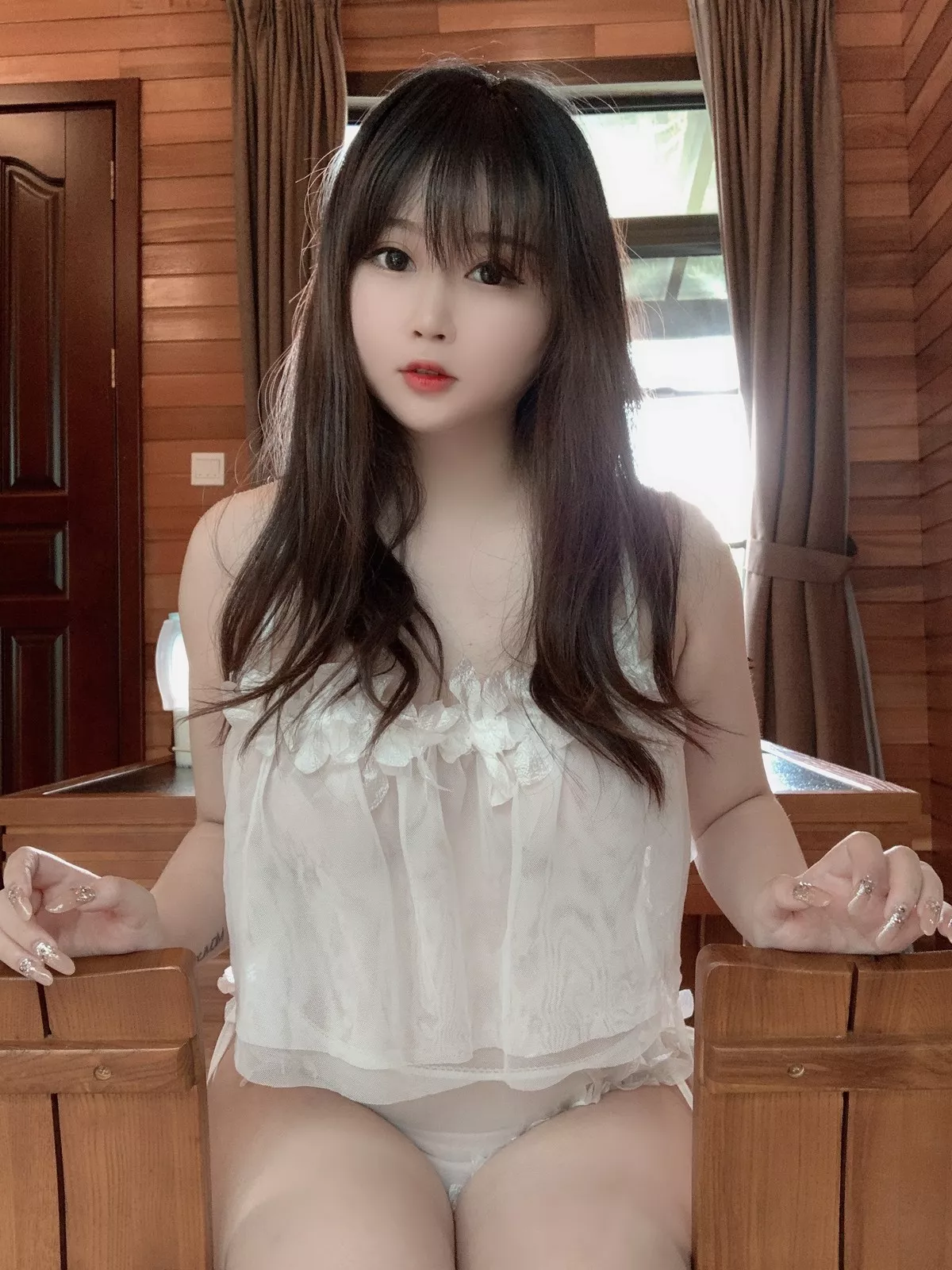 蜜桃少女是依酱呀夏日主题私房性感白色薄透情趣内衣秀完美身材惹火诱惑写真50P