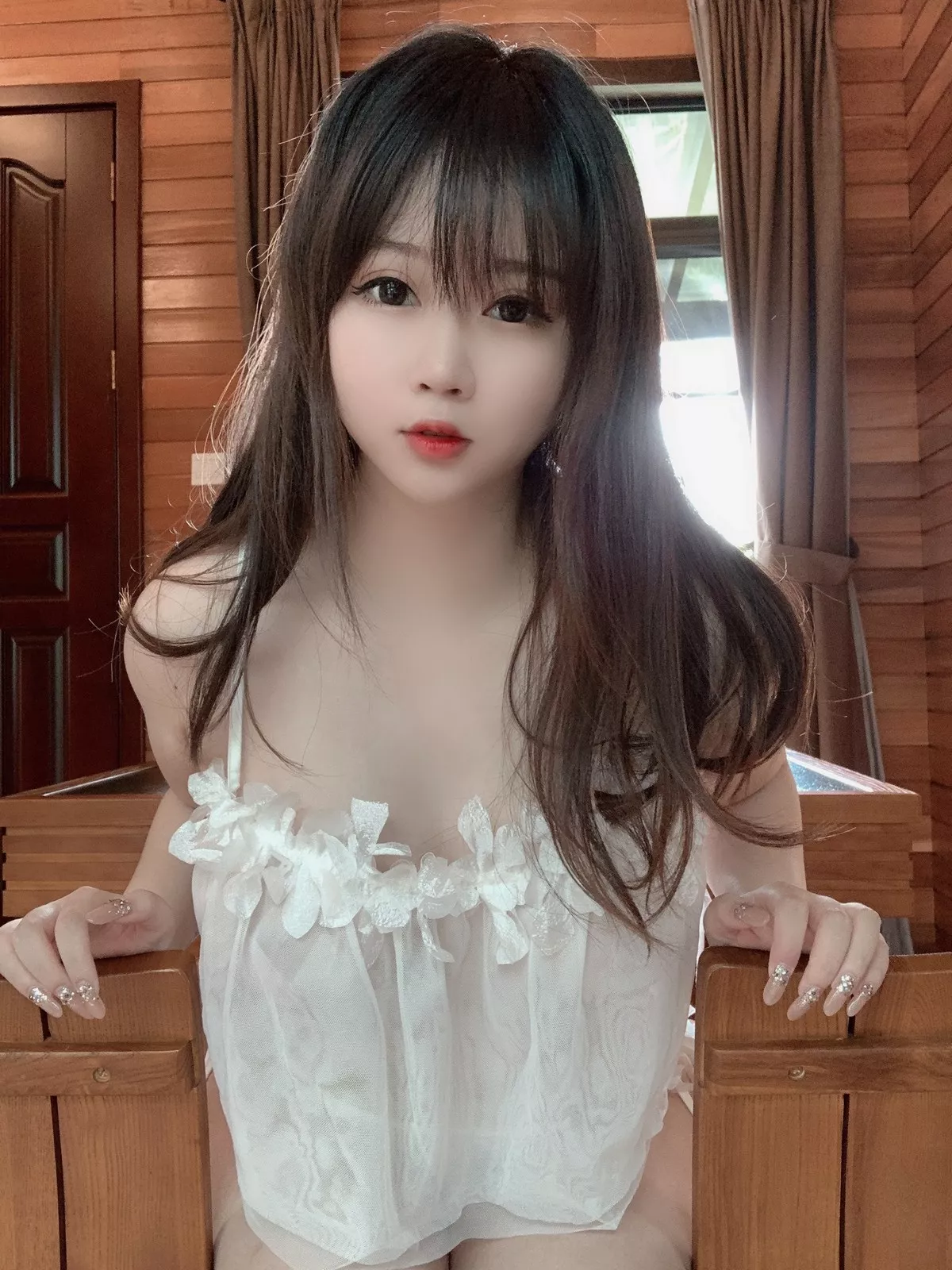 蜜桃少女是依酱呀夏日主题私房性感白色薄透情趣内衣秀完美身材惹火诱惑写真50P