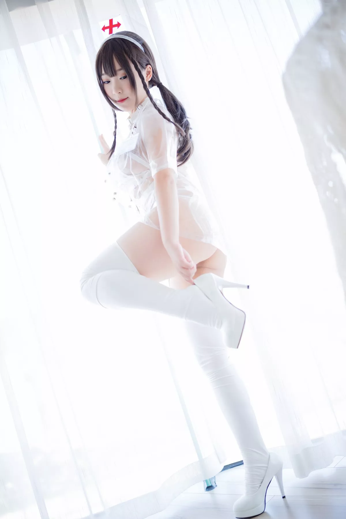 网络美女胡桃猫Kurumineko透明护士主题透明装露白色带子内衣丰满诱惑写真178P