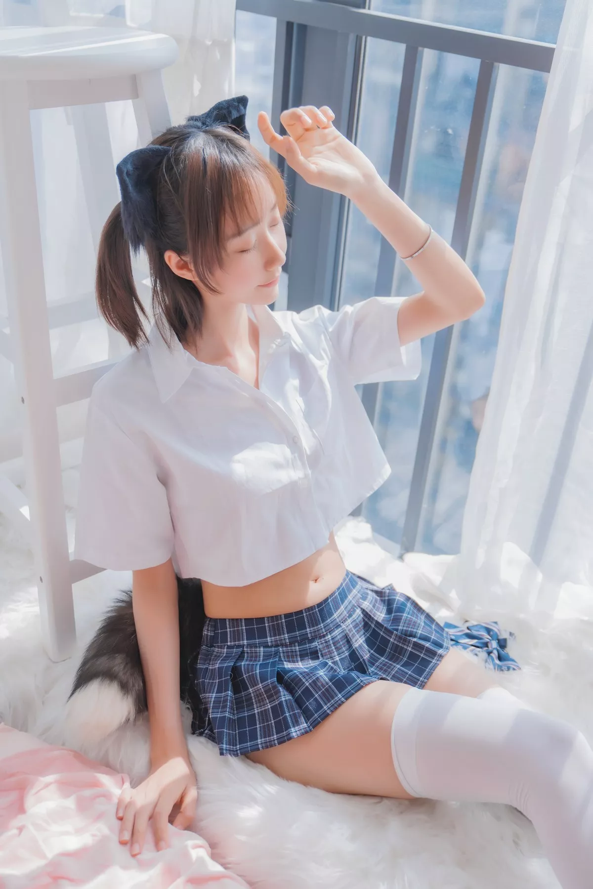萌系小姐姐木绵绵OwO怀中猫主题私房猫女郎装扮性感短裙秀翘臀撩人诱惑写真68P