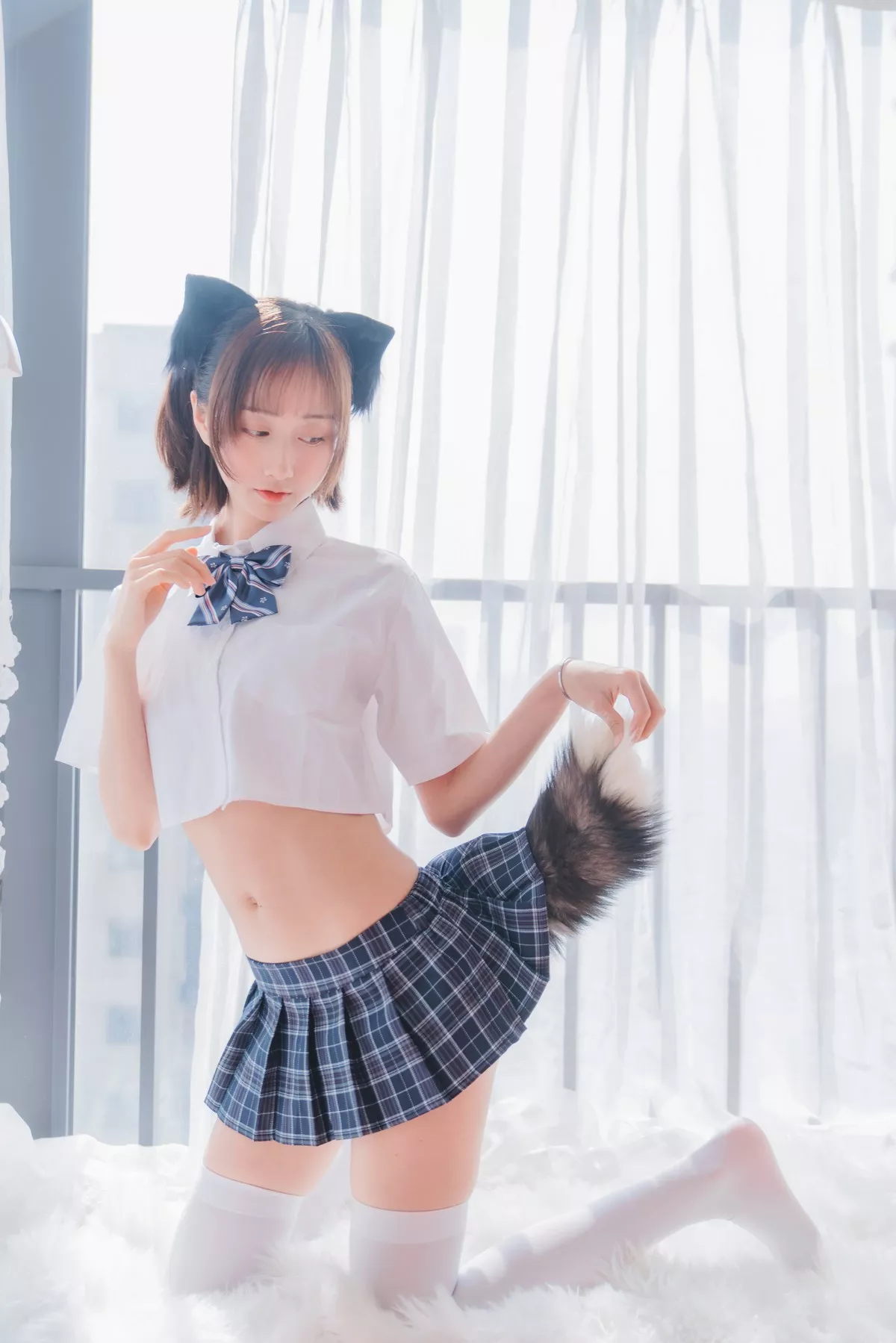 萌系小姐姐木绵绵OwO怀中猫主题私房猫女郎装扮性感短裙秀翘臀撩人诱惑写真68P