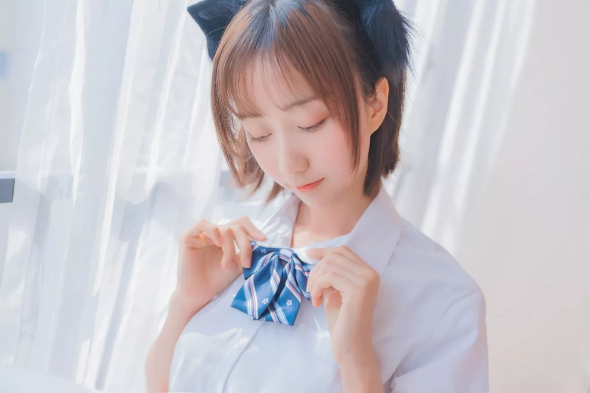 萌系小姐姐木绵绵OwO怀中猫主题私房猫女郎装扮性感短裙秀翘臀撩人诱惑写真68P