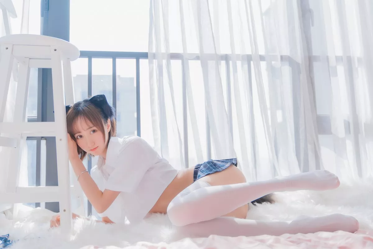 萌系小姐姐木绵绵OwO怀中猫主题私房猫女郎装扮性感短裙秀翘臀撩人诱惑写真68P
