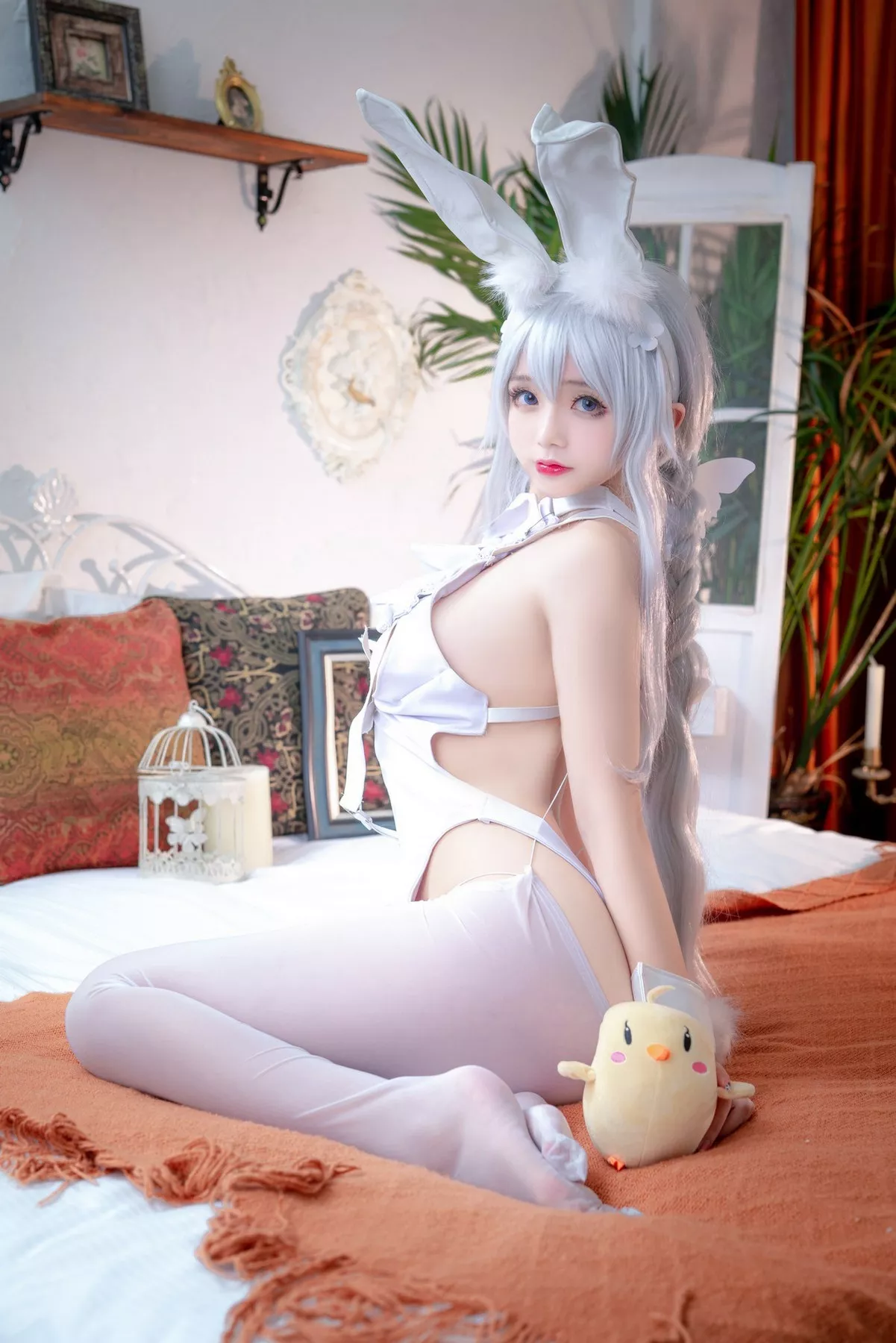 Cosplay美女日奈娇恶毒主题私房性感白色破烂连体衣配白丝袜秀完美身材诱惑写真66P