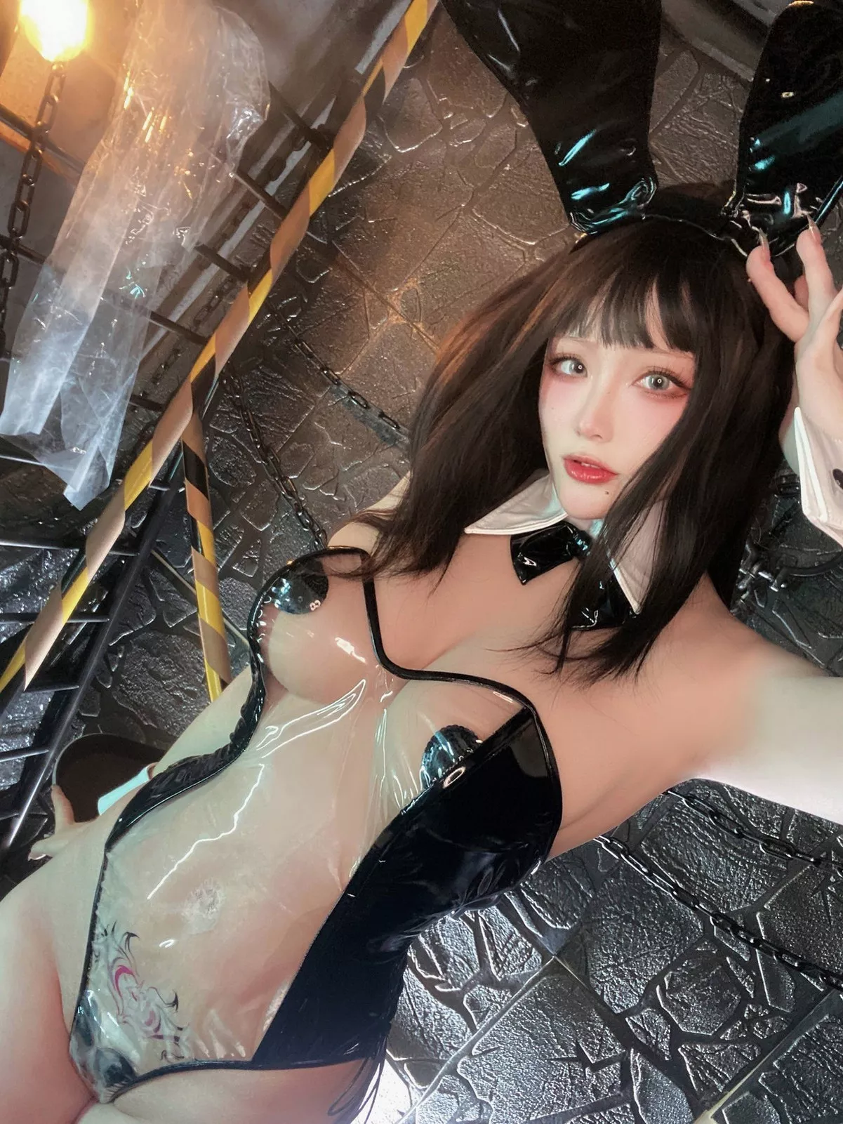 网络美女起司块透明兔女郎主题私房透明皮质连体衣秀惹火身材极致诱惑写真33P