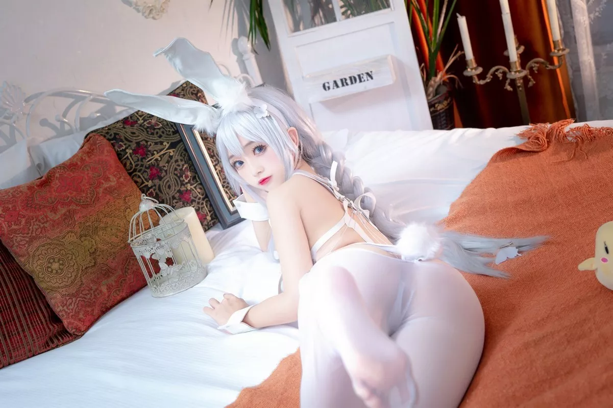 Cosplay美女日奈娇恶毒主题私房性感白色破烂连体衣配白丝袜秀完美身材诱惑写真66P
