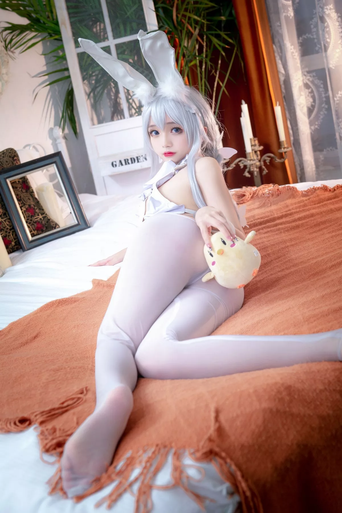 Cosplay美女日奈娇恶毒主题私房性感白色破烂连体衣配白丝袜秀完美身材诱惑写真66P