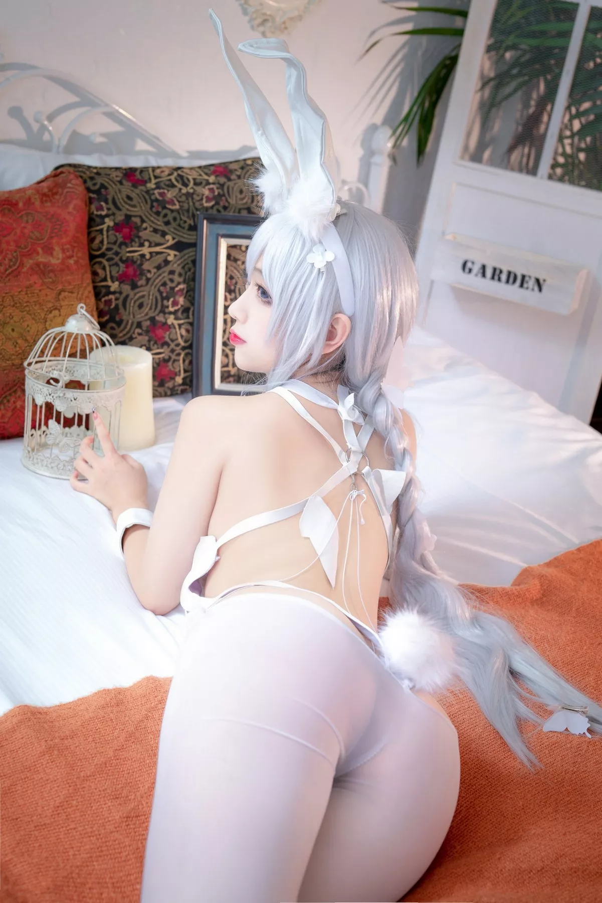 Cosplay美女日奈娇恶毒主题私房性感白色破烂连体衣配白丝袜秀完美身材诱惑写真66P