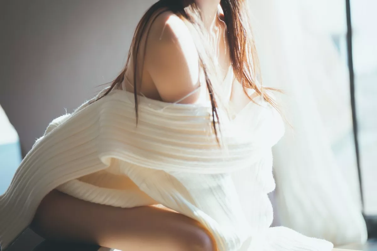 网络美女桜桃喵暖暖系列主题私房性感白色毛衣配白色内衣秀完美身材诱惑写真71P