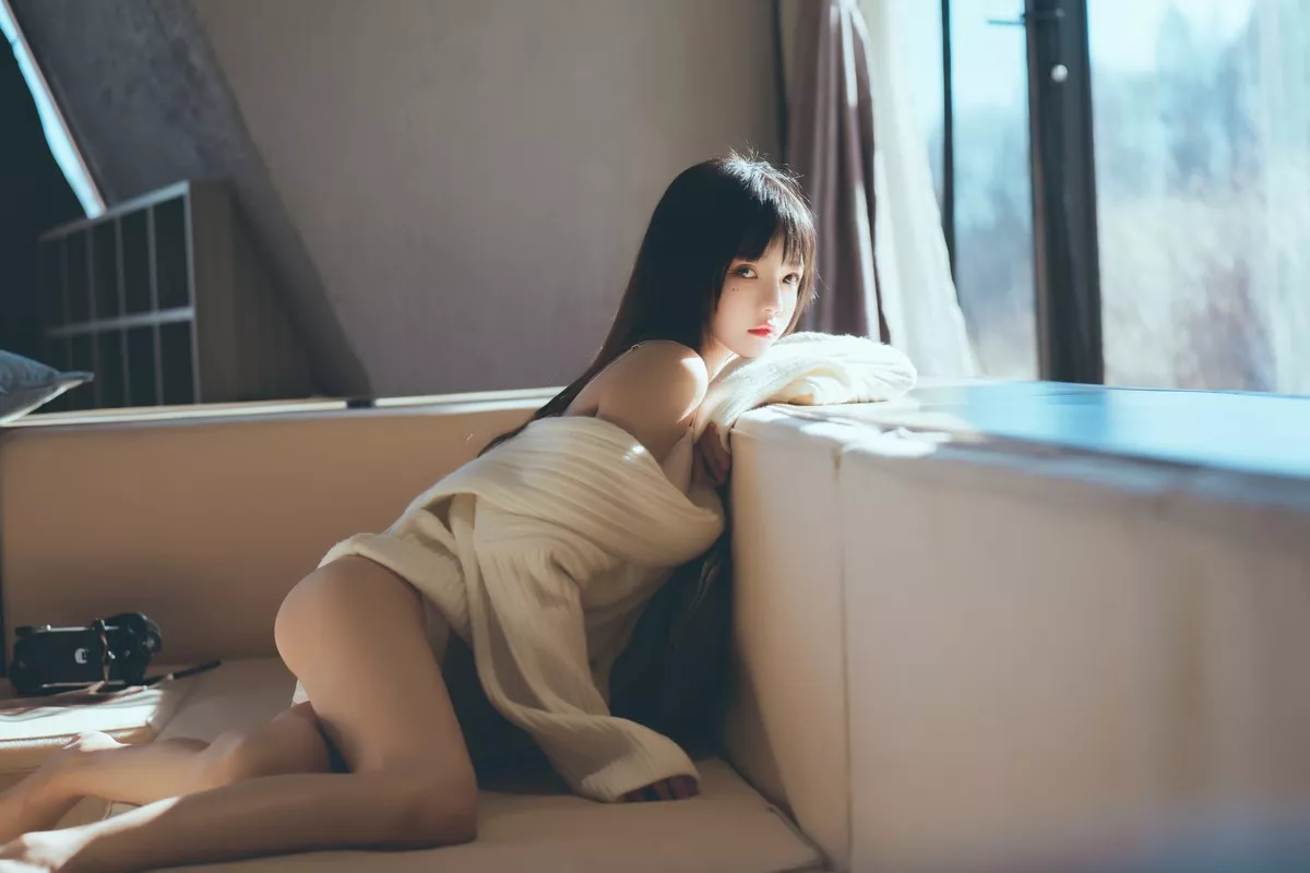 网络美女桜桃喵暖暖系列主题私房性感白色毛衣配白色内衣秀完美身材诱惑写真71P