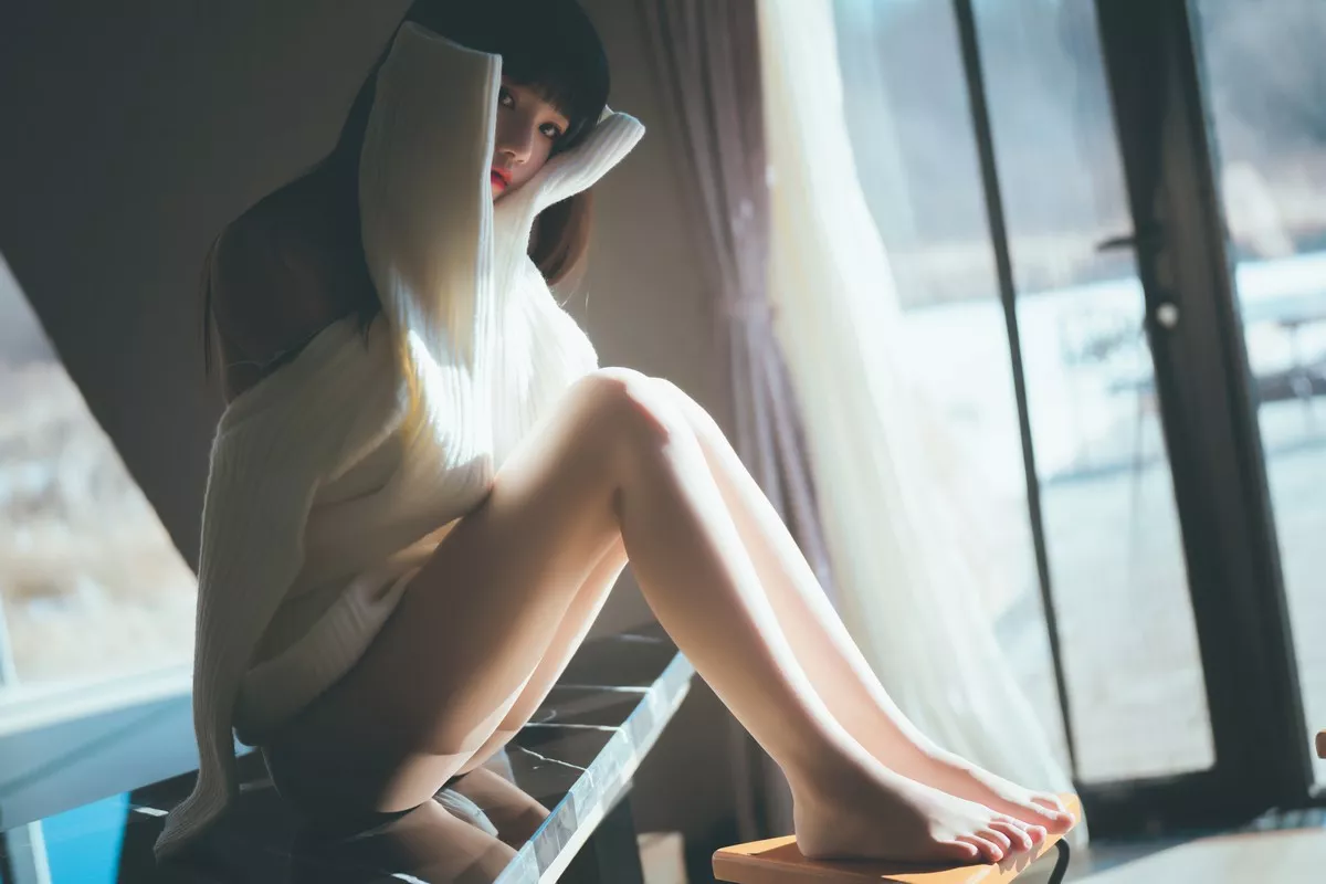 网络美女桜桃喵暖暖系列主题私房性感白色毛衣配白色内衣秀完美身材诱惑写真71P
