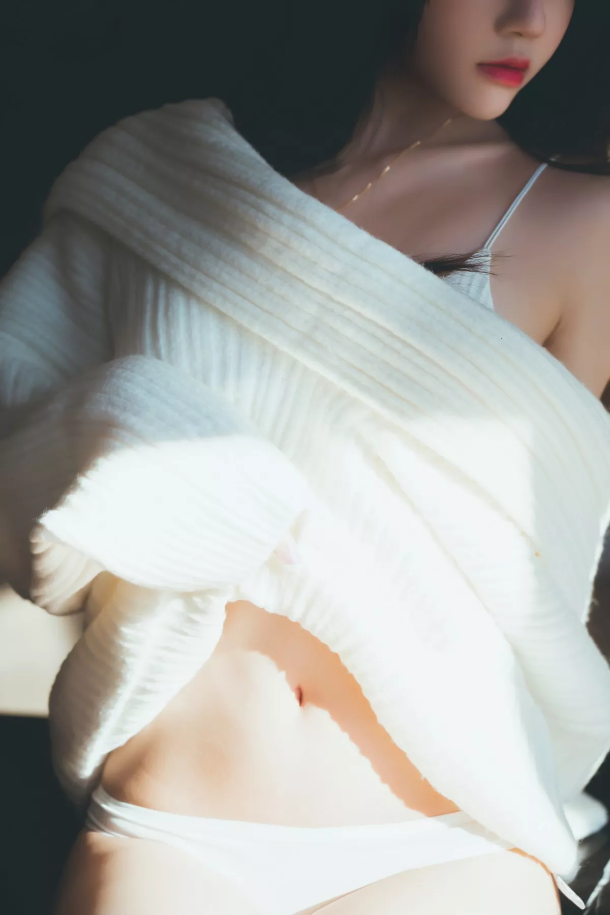 网络美女桜桃喵暖暖系列主题私房性感白色毛衣配白色内衣秀完美身材诱惑写真71P