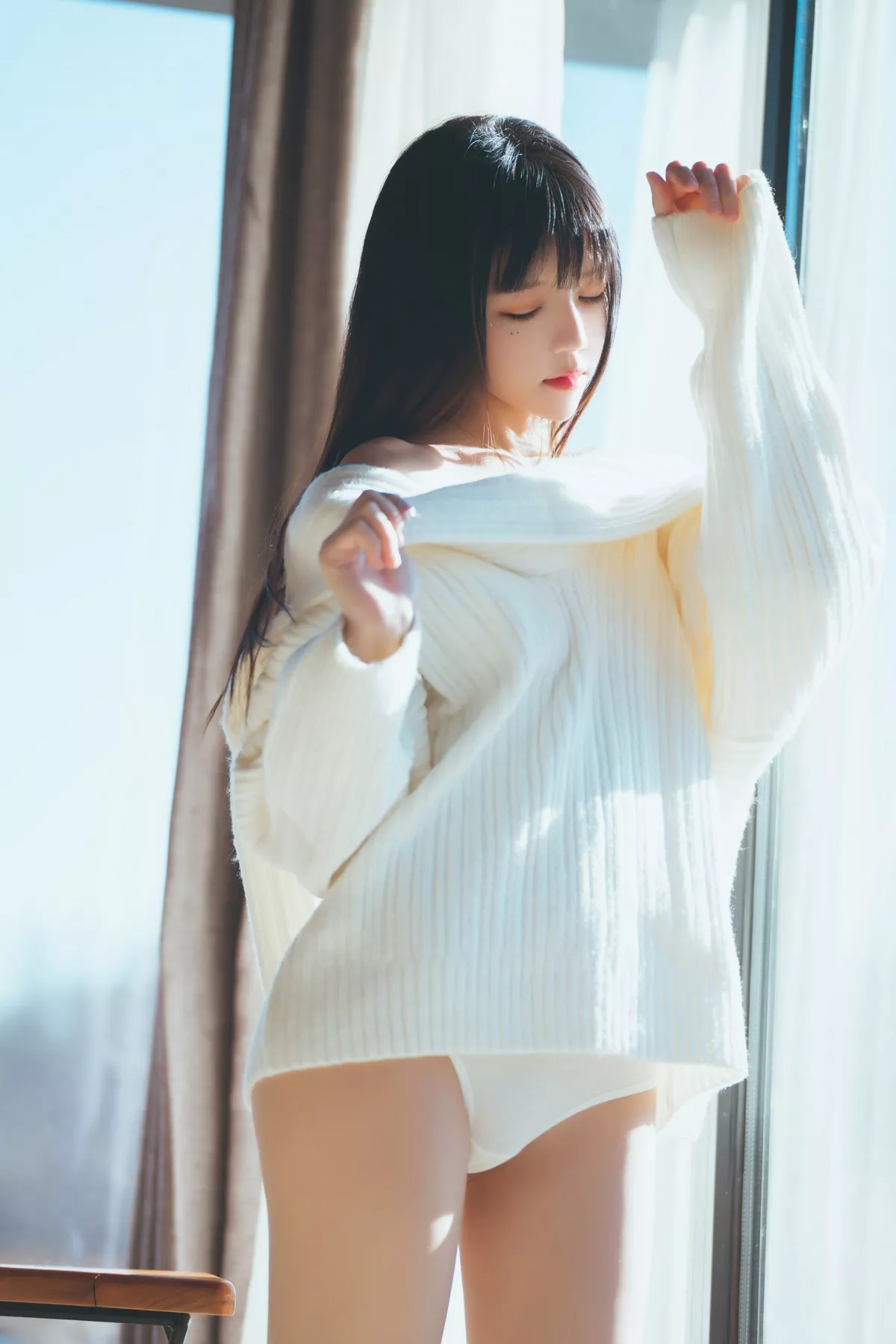 网络美女桜桃喵暖暖系列主题私房性感白色毛衣配白色内衣秀完美身材诱惑写真71P