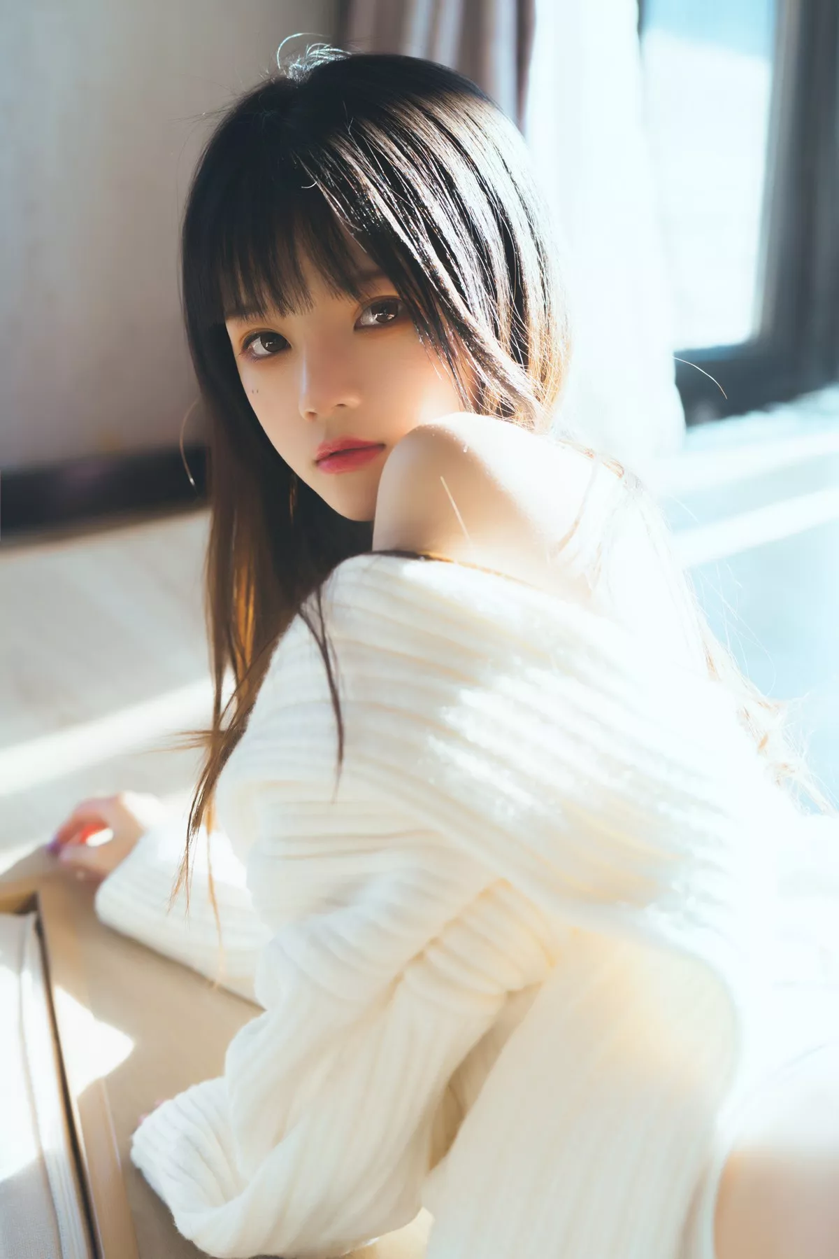 网络美女桜桃喵暖暖系列主题私房性感白色毛衣配白色内衣秀完美身材诱惑写真71P