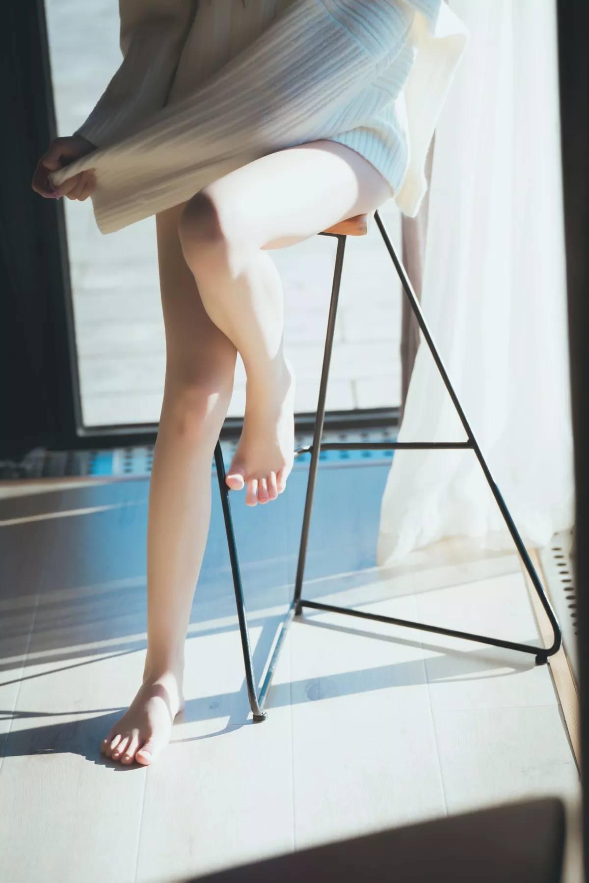 网络美女桜桃喵暖暖系列主题私房性感白色毛衣配白色内衣秀完美身材诱惑写真71P