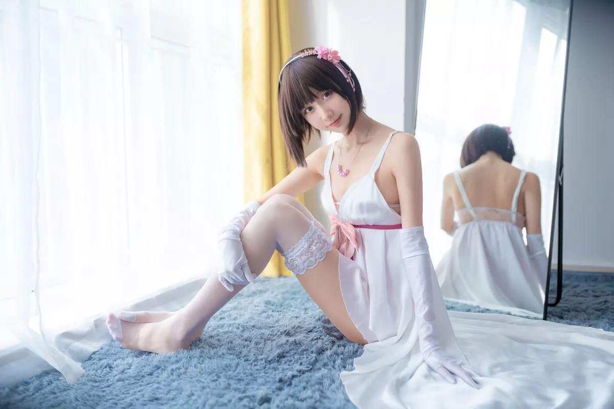 萌系小姐姐木绵绵OwO加藤惠cos礼服主题私房性感礼服配白色蕾丝袜诱惑写真39P