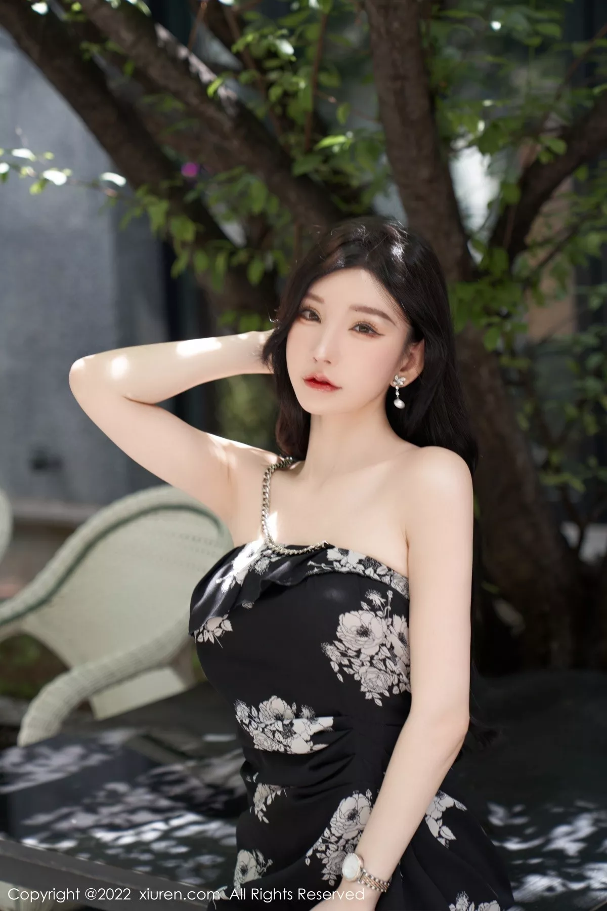 XiuRen第5307期_女神周于希Sally心愿旅拍黑色露肩连衣长裙秀完美身材诱惑写真90P