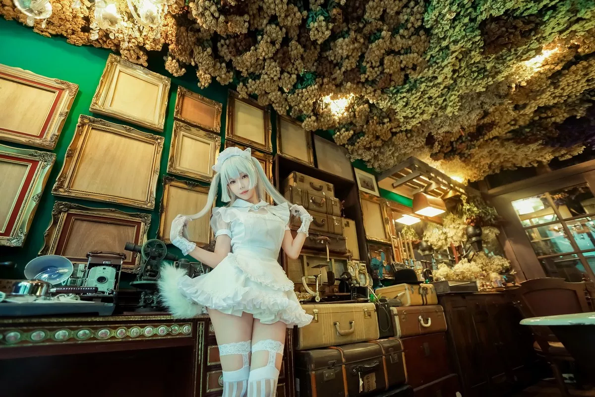 Coser妹子Ely_eee双马尾辫主题户外白色JK制服+室内性感女仆装完美诱惑写真141P