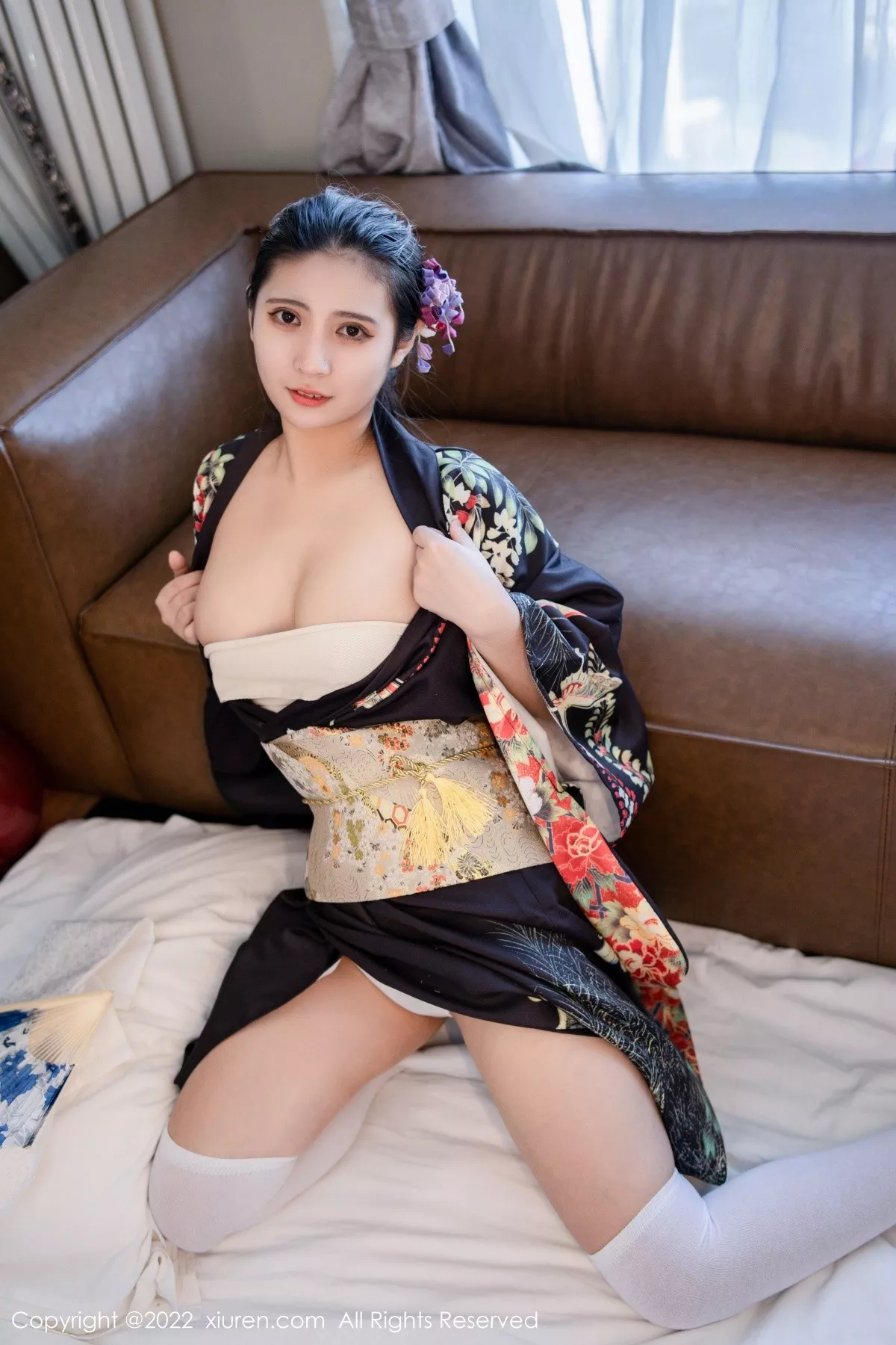 XiuRen第5309期_模特久久Aimee日系居家和服半脱露白色抹胸内衣秀豪乳诱惑写真62P
