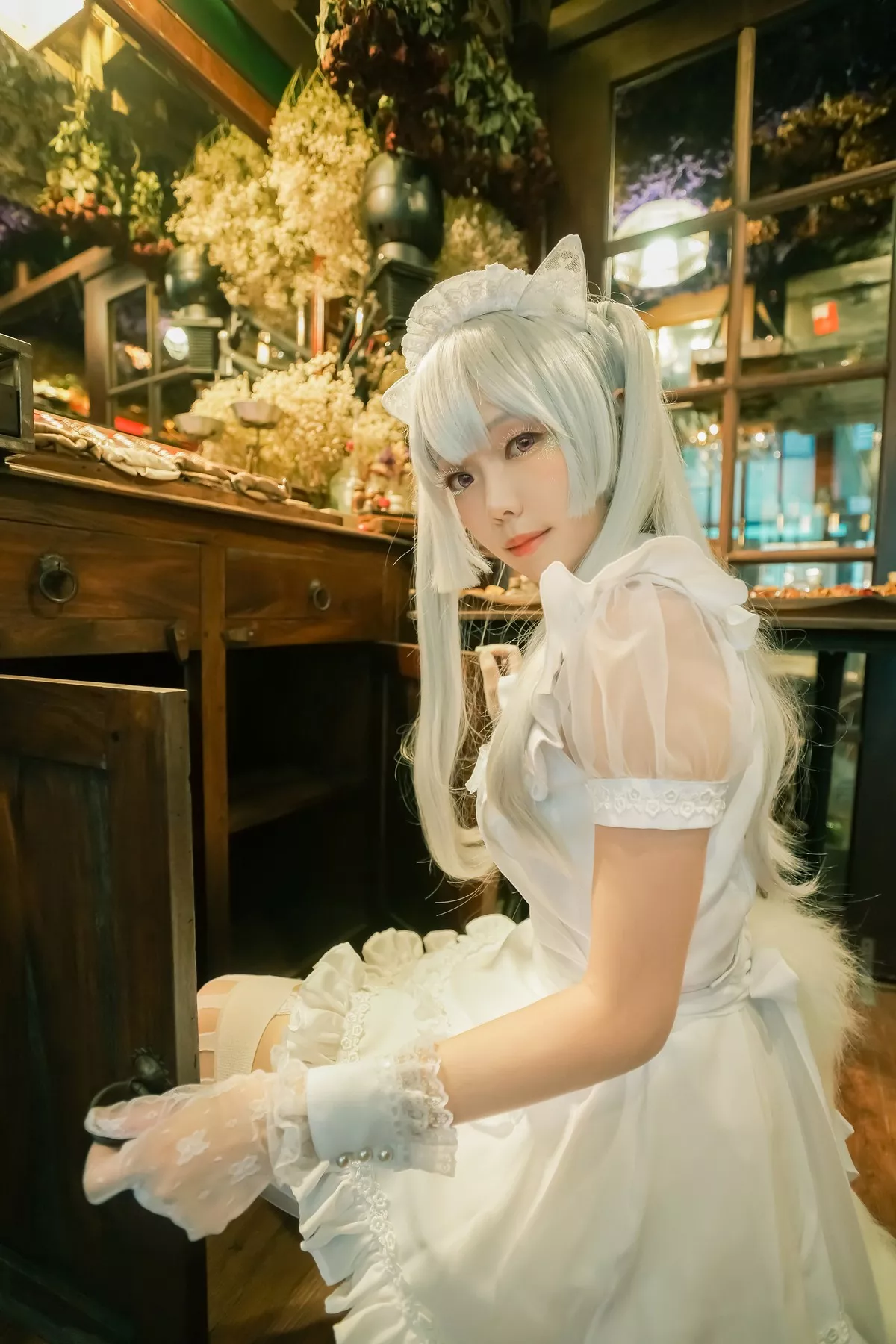 Coser妹子Ely_eee双马尾辫主题户外白色JK制服+室内性感女仆装完美诱惑写真141P