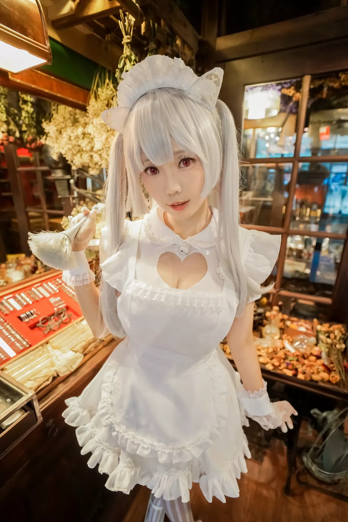 Coser妹子Ely_eee双马尾辫主题户外白色JK制服+室内性感女仆装完美诱惑写真141P