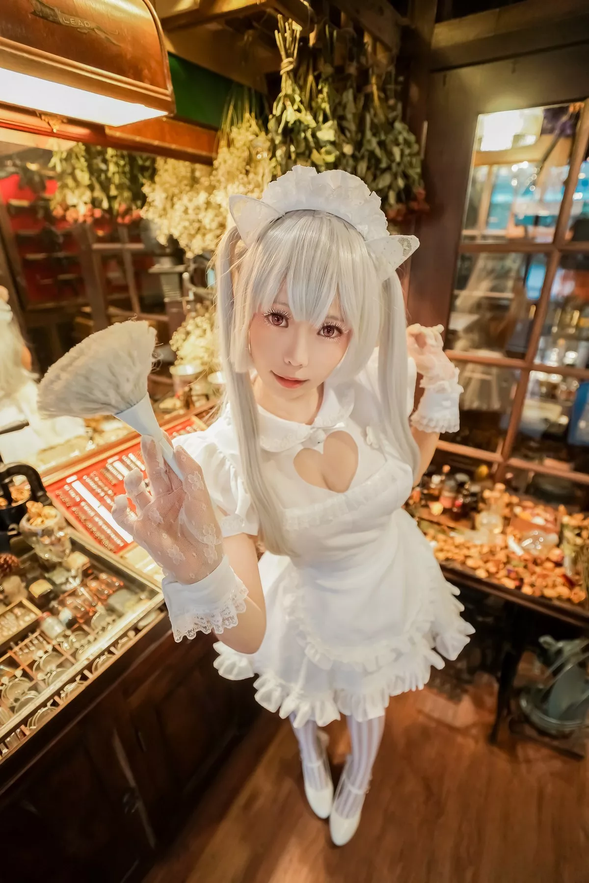 Coser妹子Ely_eee双马尾辫主题户外白色JK制服+室内性感女仆装完美诱惑写真141P