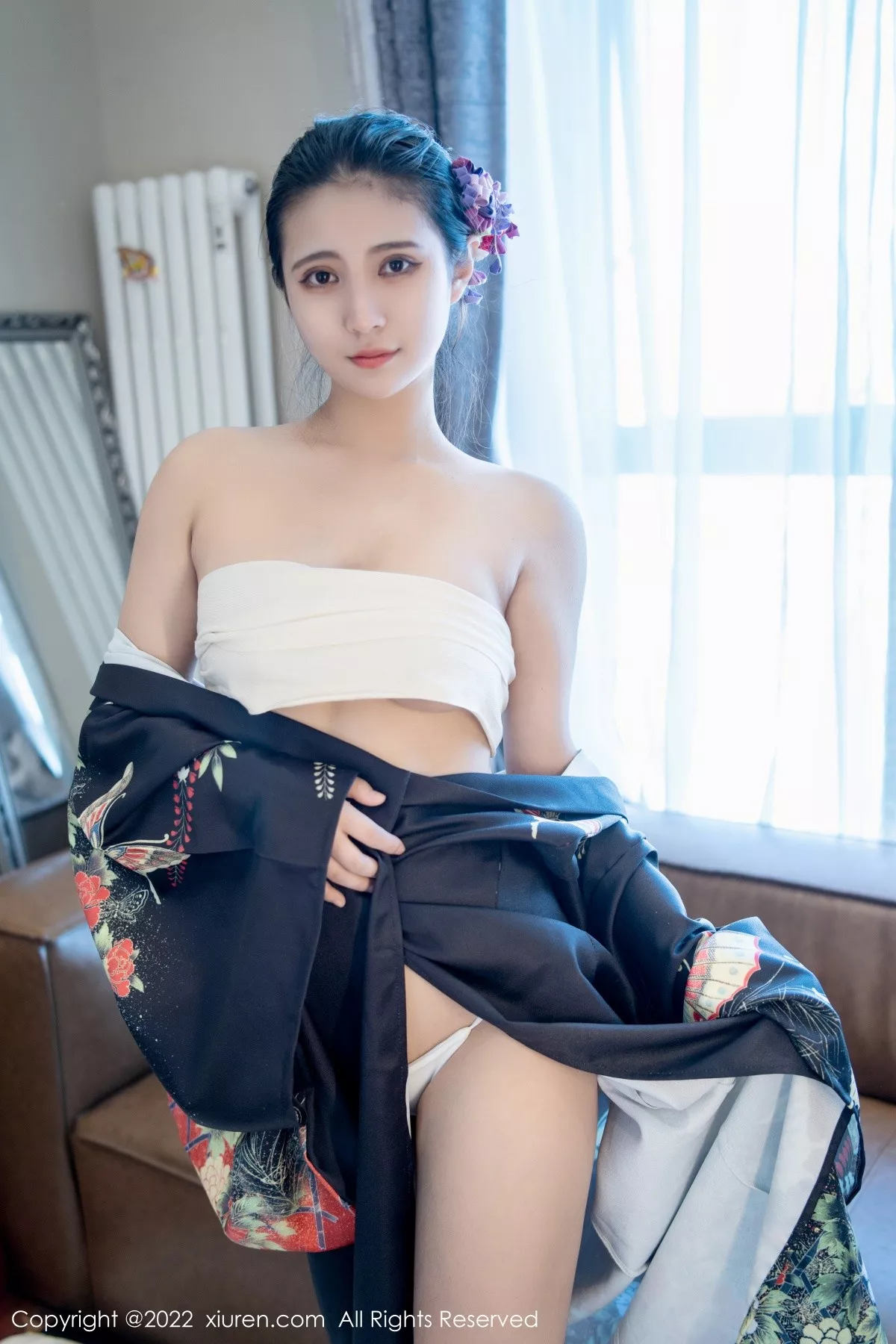 XiuRen第5309期_模特久久Aimee日系居家和服半脱露白色抹胸内衣秀豪乳诱惑写真62P