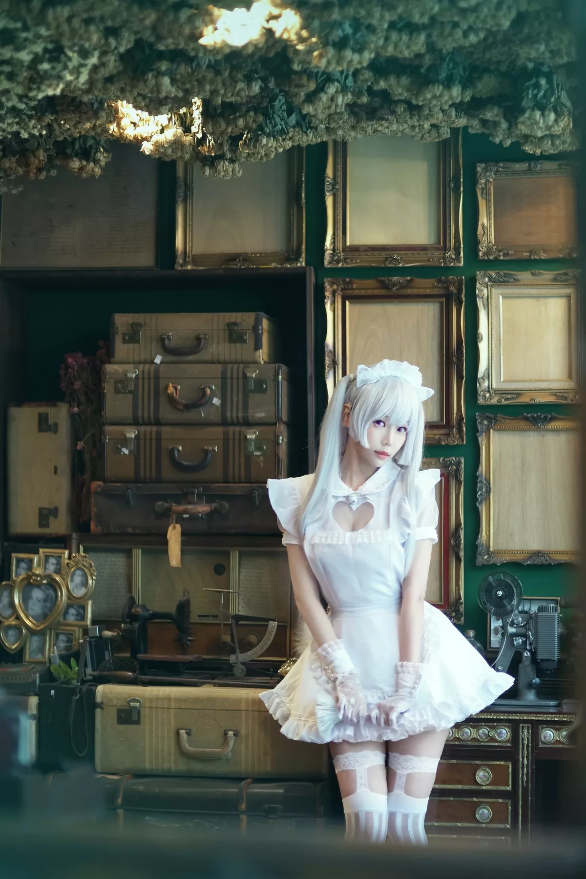 Coser妹子Ely_eee双马尾辫主题户外白色JK制服+室内性感女仆装完美诱惑写真141P