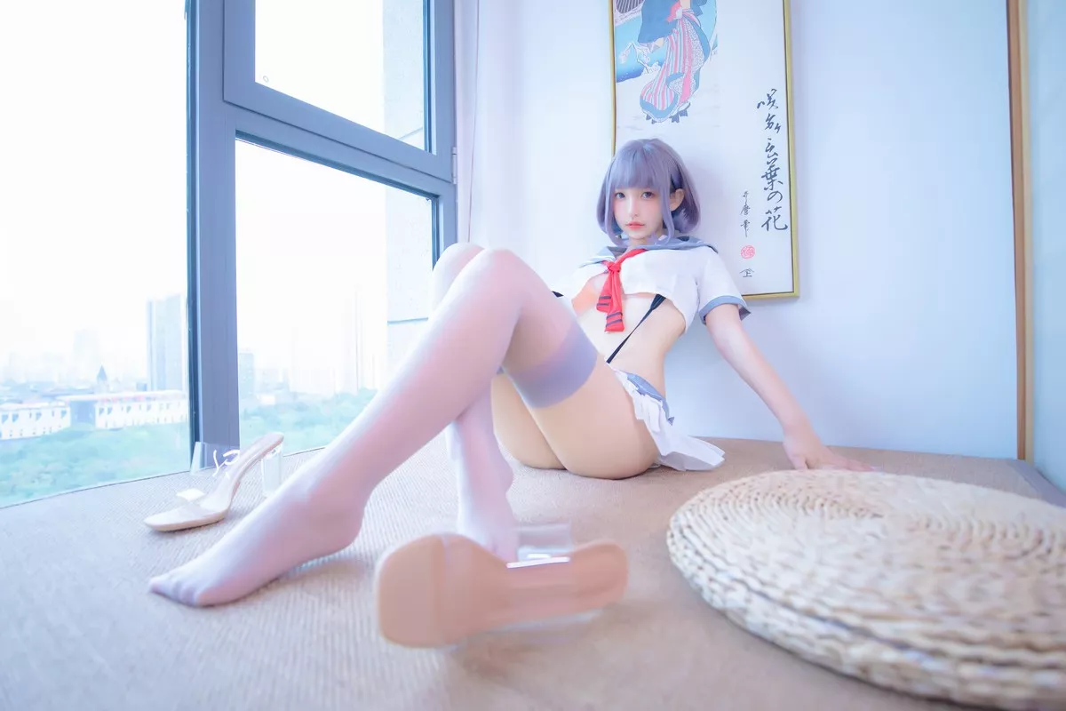 萝莉美女神楽坂真冬灰丝JK主题私房性感超短JK服饰配灰丝袜秀美腿诱惑写真75P