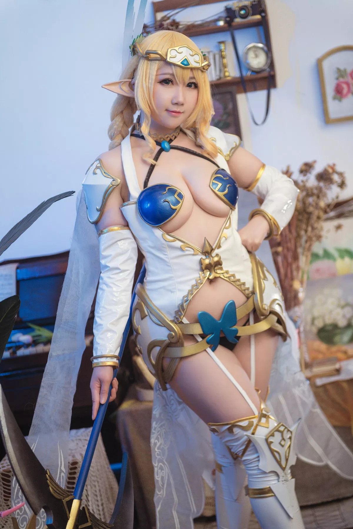 微肉感萌妹是本末末精灵村主题私房性感开胸精灵服饰秀完美身材迷人诱惑写真38P