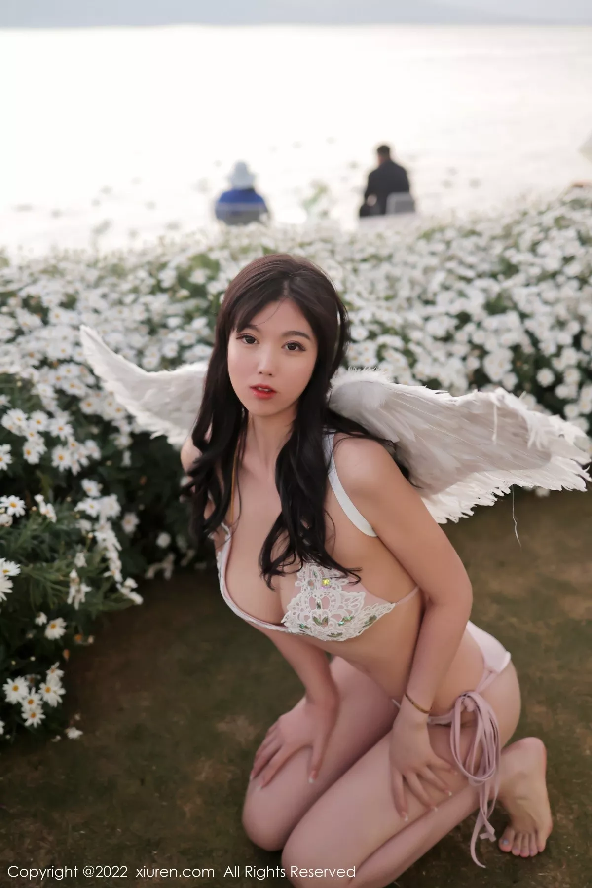 XiuRen第5363期_模特李雅柔户外+室内天使翅膀配性感比基尼秀高挑身材诱惑写真54P