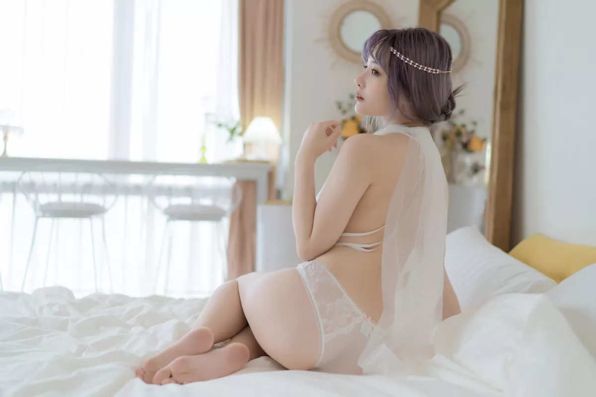 动漫博主雯妹不讲道理白色希腊主题私房性感白色缕空蕾丝内衣惹火诱惑写真36P