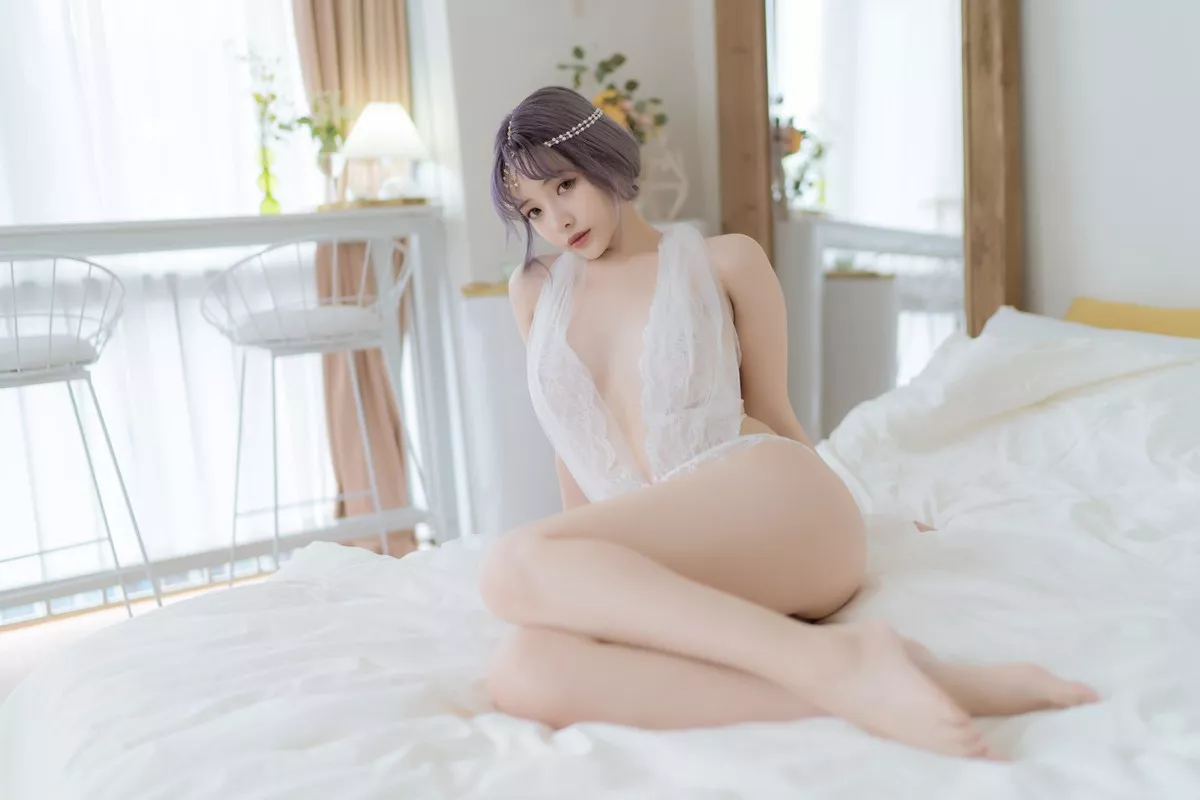 动漫博主雯妹不讲道理白色希腊主题私房性感白色缕空蕾丝内衣惹火诱惑写真36P