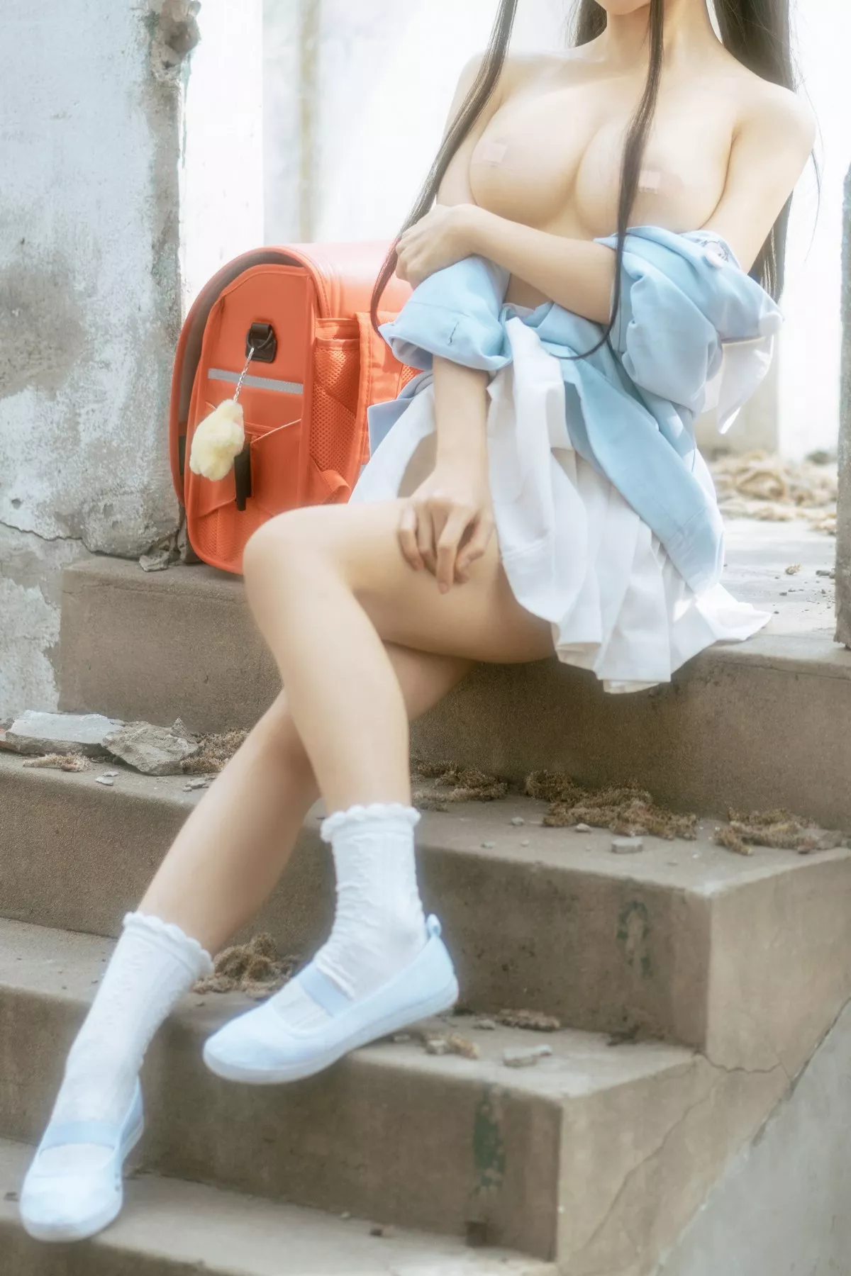动漫博主蠢沫沫小黄帽绅士版主题户外性感服饰半脱露豪乳创可贴遮点诱惑写真156P
