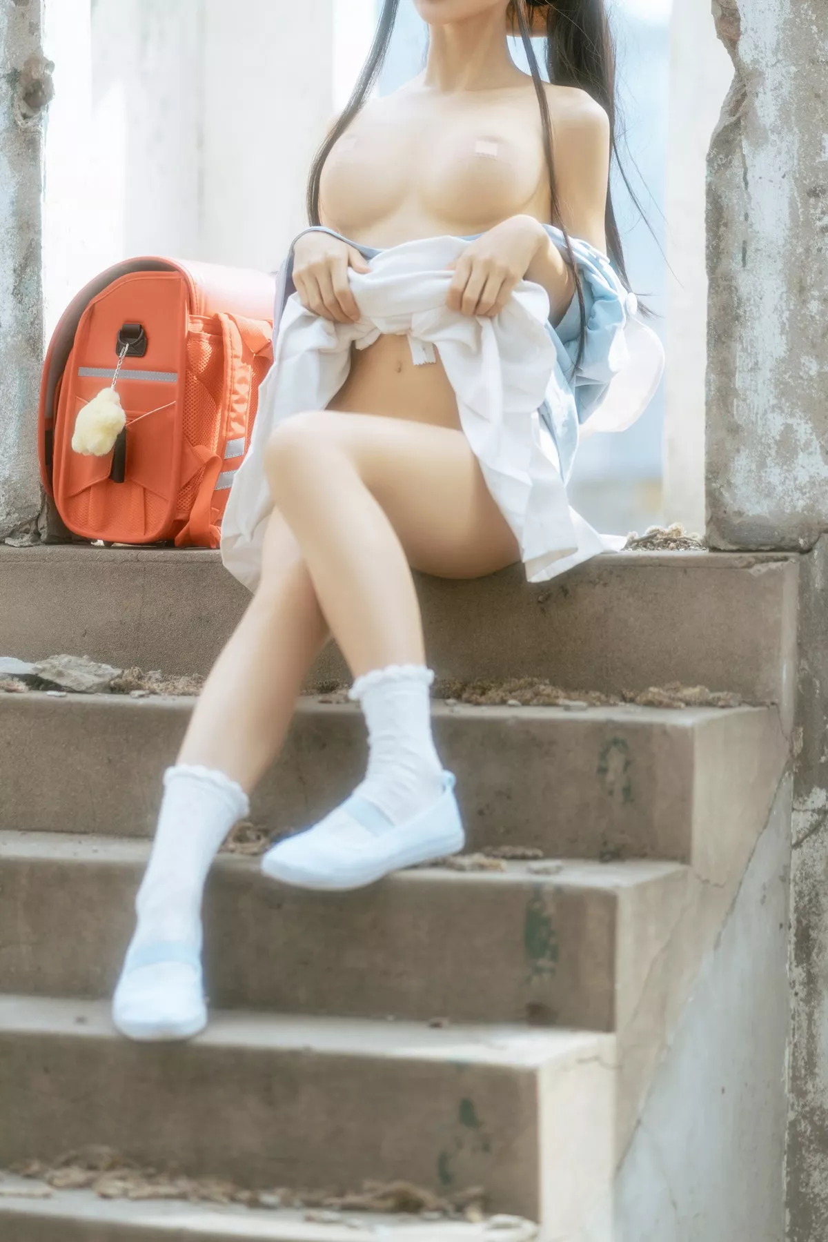 动漫博主蠢沫沫小黄帽绅士版主题户外性感服饰半脱露豪乳创可贴遮点诱惑写真156P