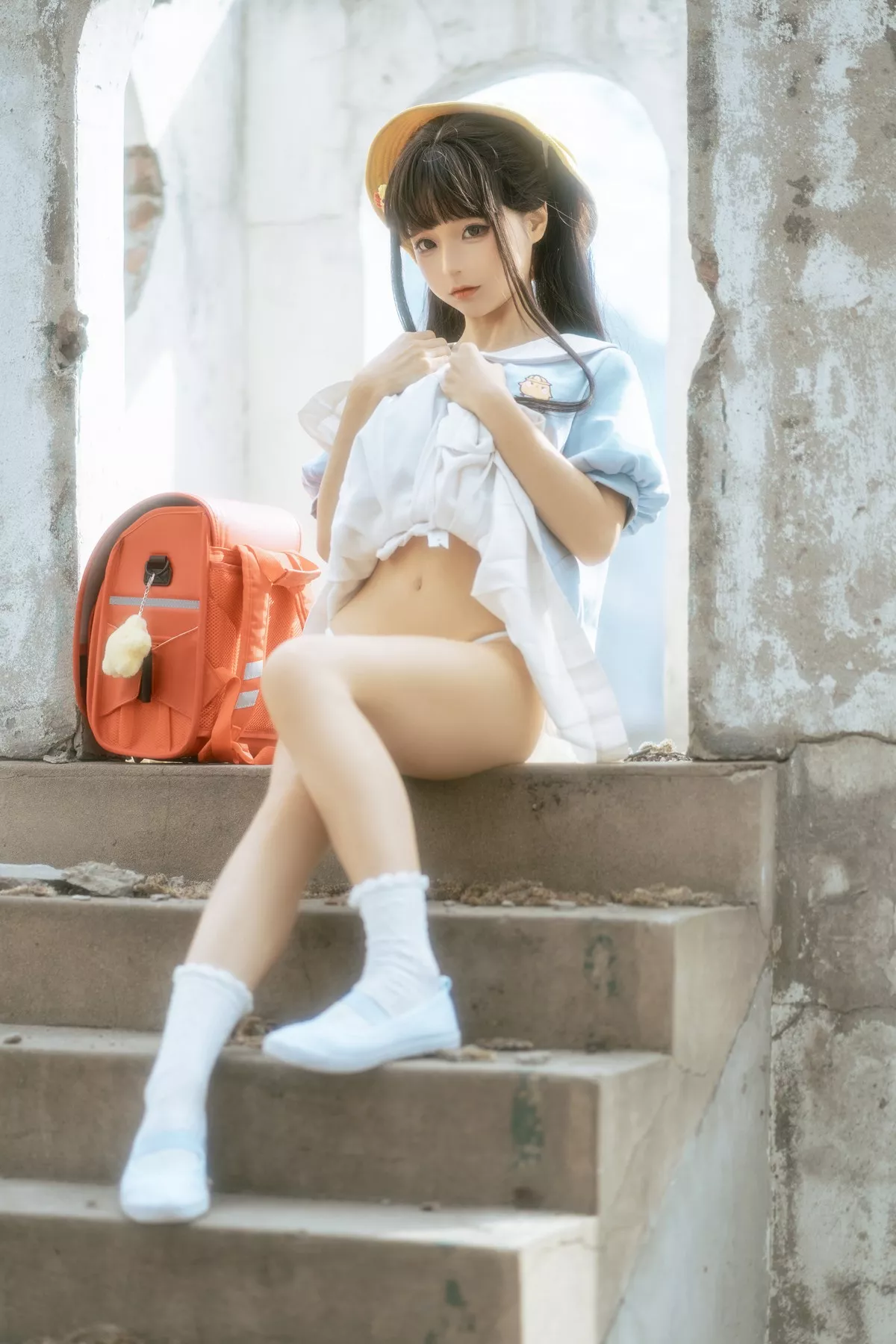 动漫博主蠢沫沫小黄帽绅士版主题户外性感服饰半脱露豪乳创可贴遮点诱惑写真156P