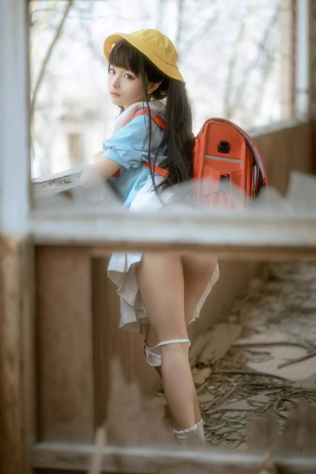 动漫博主蠢沫沫小黄帽绅士版主题户外性感服饰半脱露豪乳创可贴遮点诱惑写真156P
