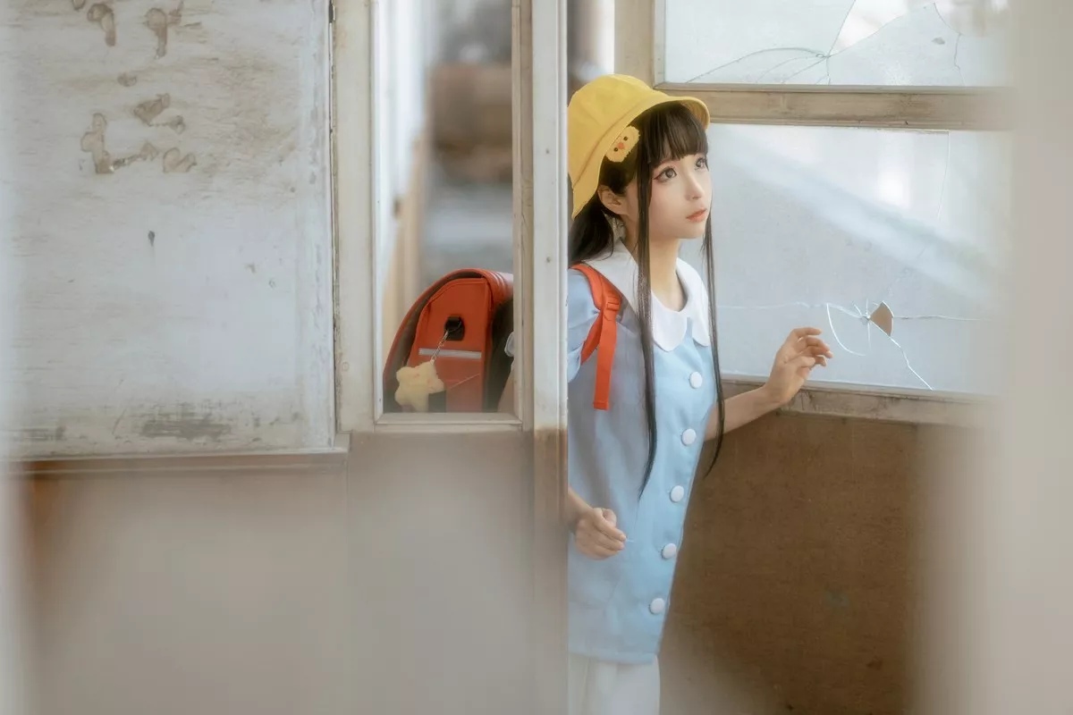 动漫博主蠢沫沫小黄帽绅士版主题户外性感服饰半脱露豪乳创可贴遮点诱惑写真156P