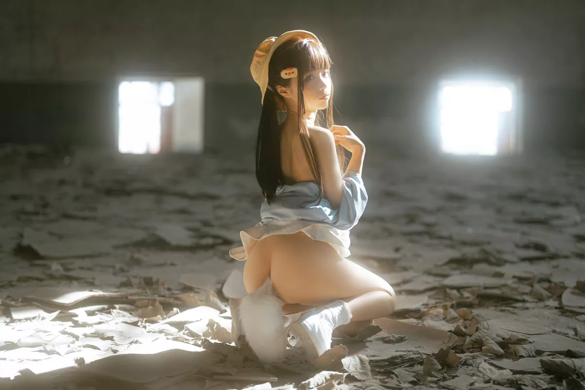 动漫博主蠢沫沫小黄帽绅士版主题户外性感服饰半脱露豪乳创可贴遮点诱惑写真156P