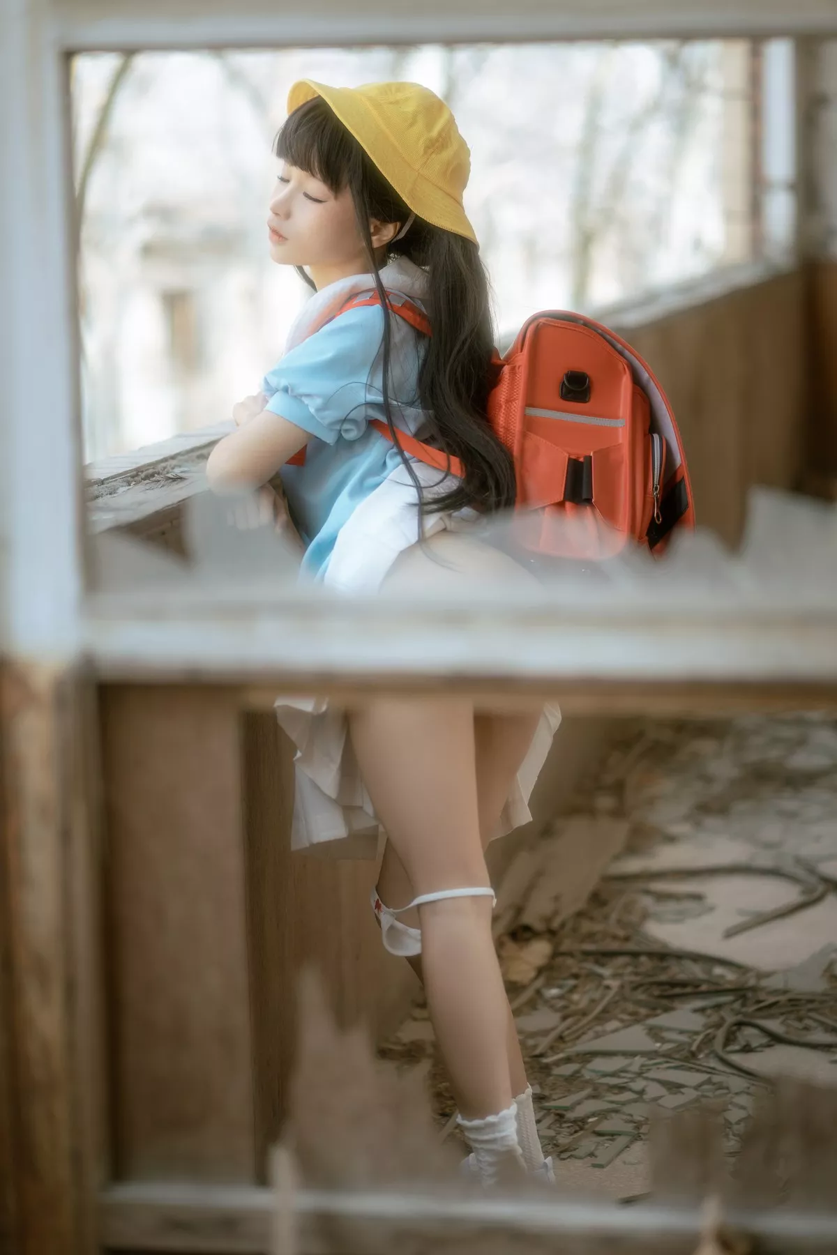 动漫博主蠢沫沫小黄帽绅士版主题户外性感服饰半脱露豪乳创可贴遮点诱惑写真156P