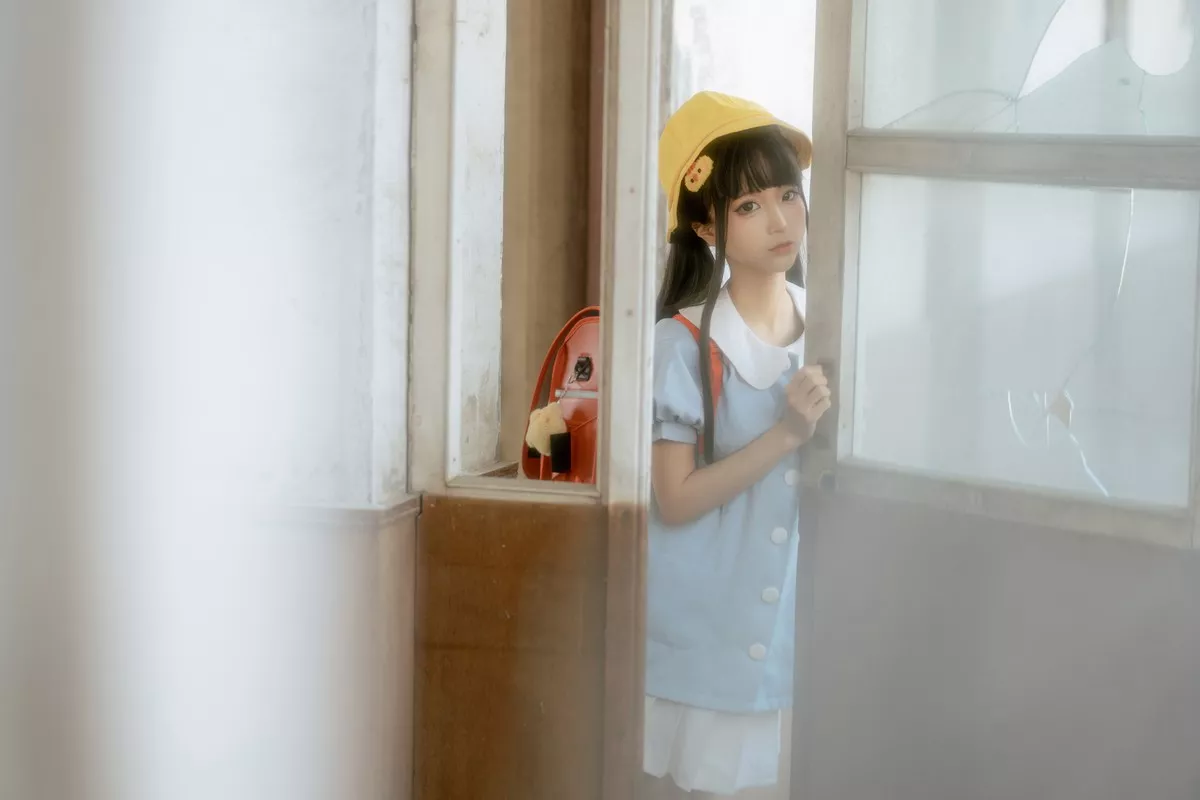 动漫博主蠢沫沫小黄帽绅士版主题户外性感服饰半脱露豪乳创可贴遮点诱惑写真156P