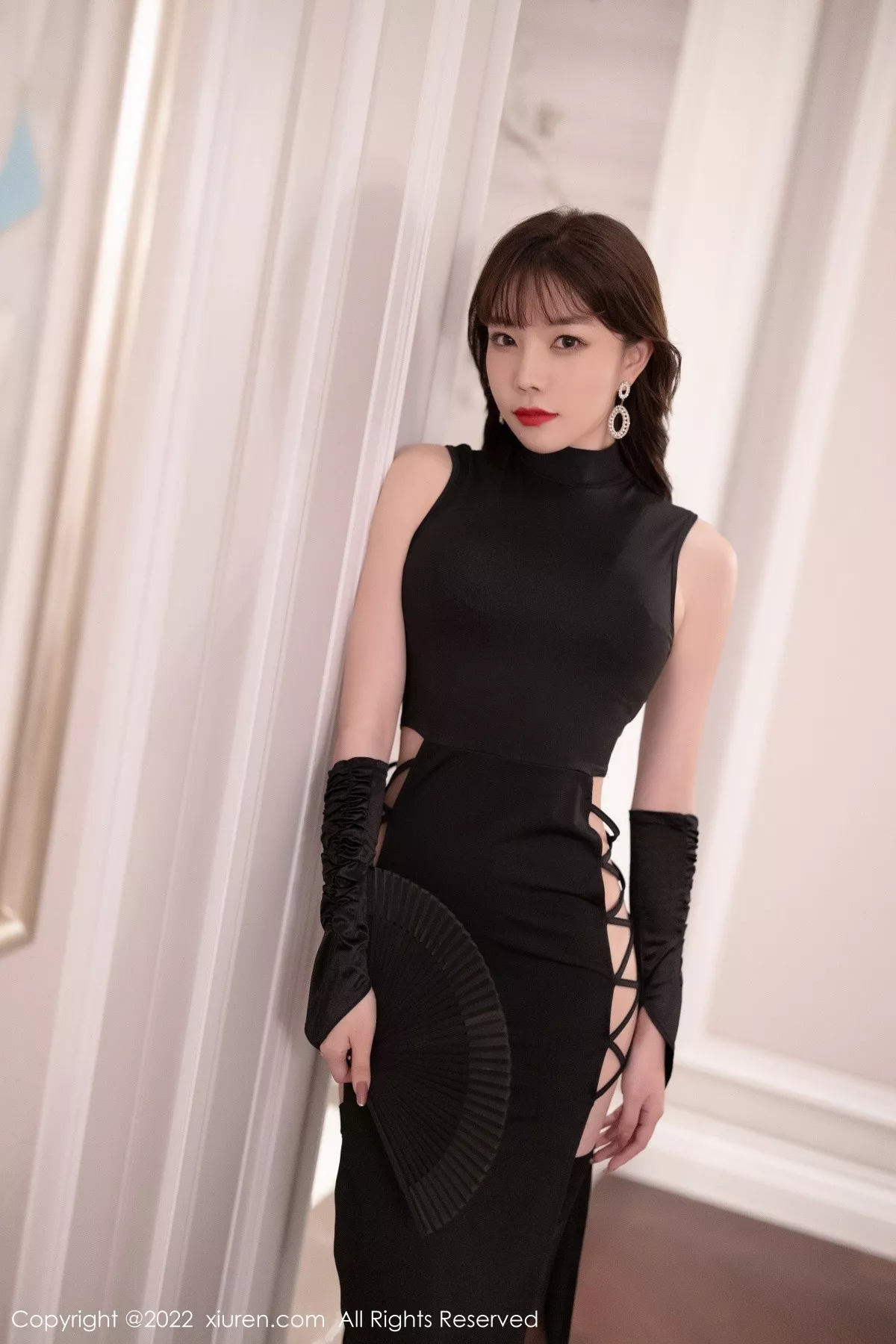 XiuRen第5374期_女神徐莉芝Booty厦门旅拍黑色轻透情趣内衣秀完美身材诱惑写真100P