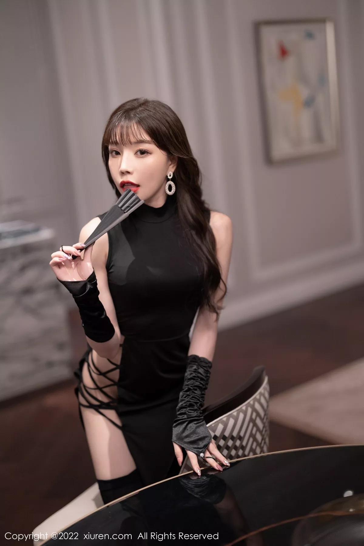 XiuRen第5374期_女神徐莉芝Booty厦门旅拍黑色轻透情趣内衣秀完美身材诱惑写真100P