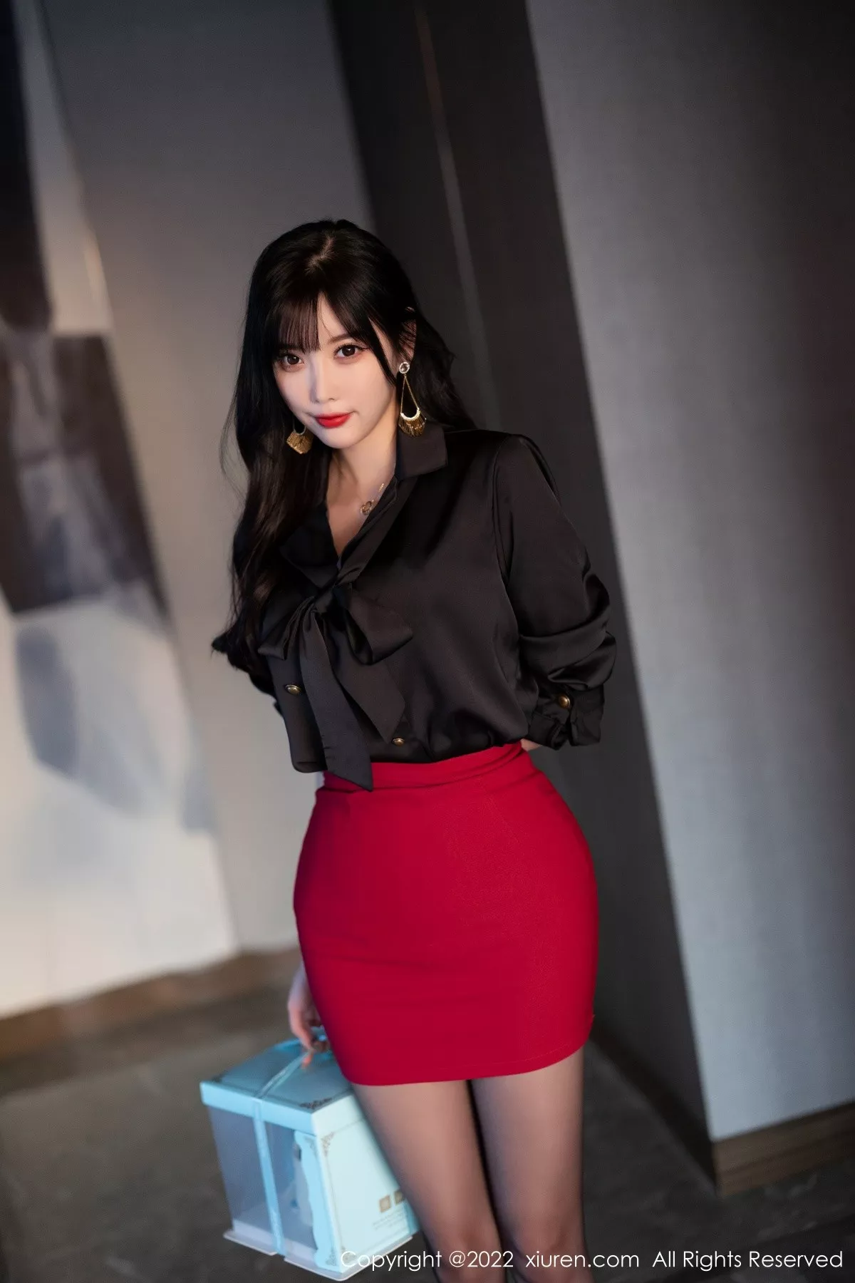 XiuRen第5390期_女神杨晨晨Yome半脱露轻透蕾丝内衣配超薄无内黑丝诱惑写真82P