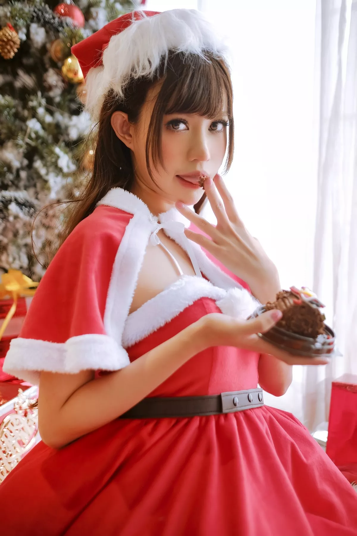 网络美女PingPing-Chizuru主题私房床上性感粉色吊带睡衣秀惹火身材诱惑写真52P