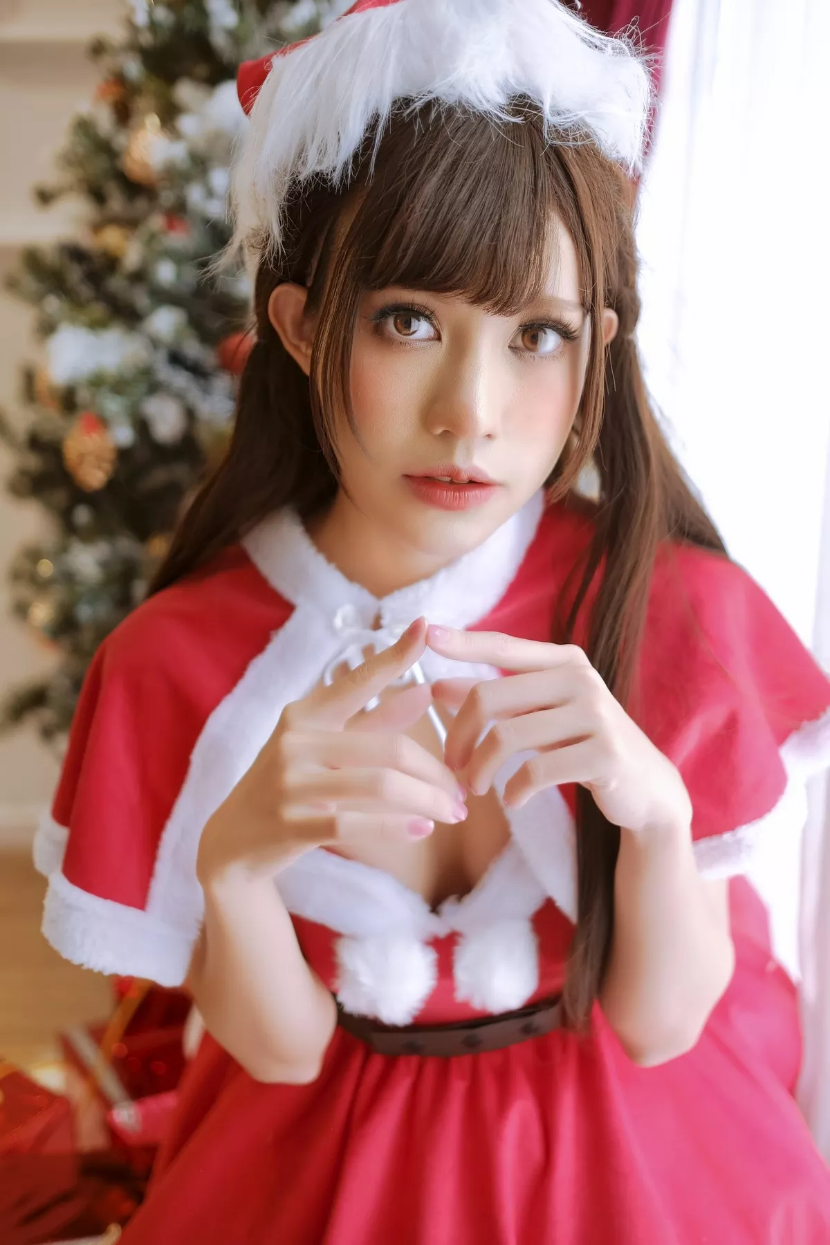 网络美女PingPing-Chizuru主题私房床上性感粉色吊带睡衣秀惹火身材诱惑写真52P